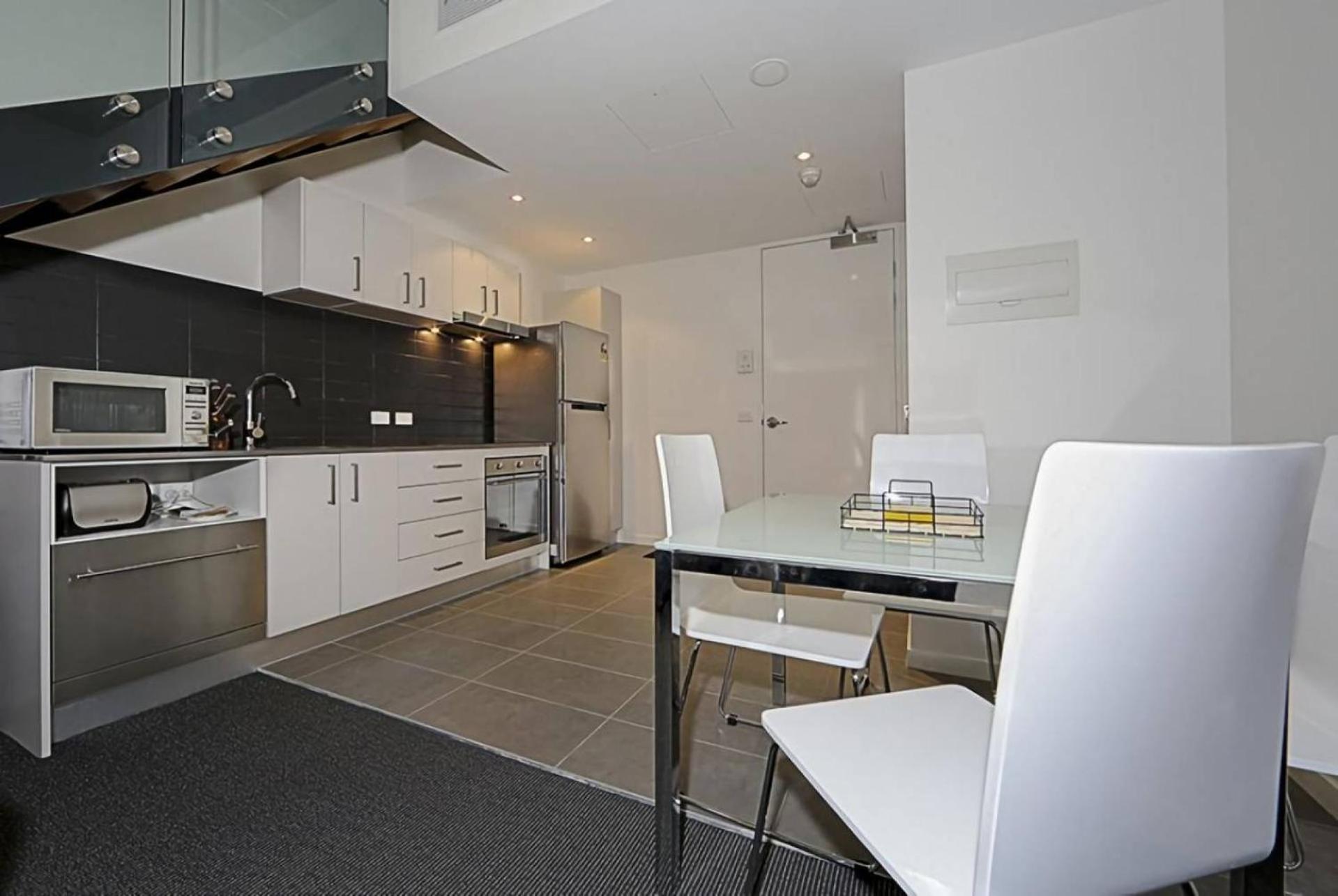 Mode 220 Braddon Act Apartment