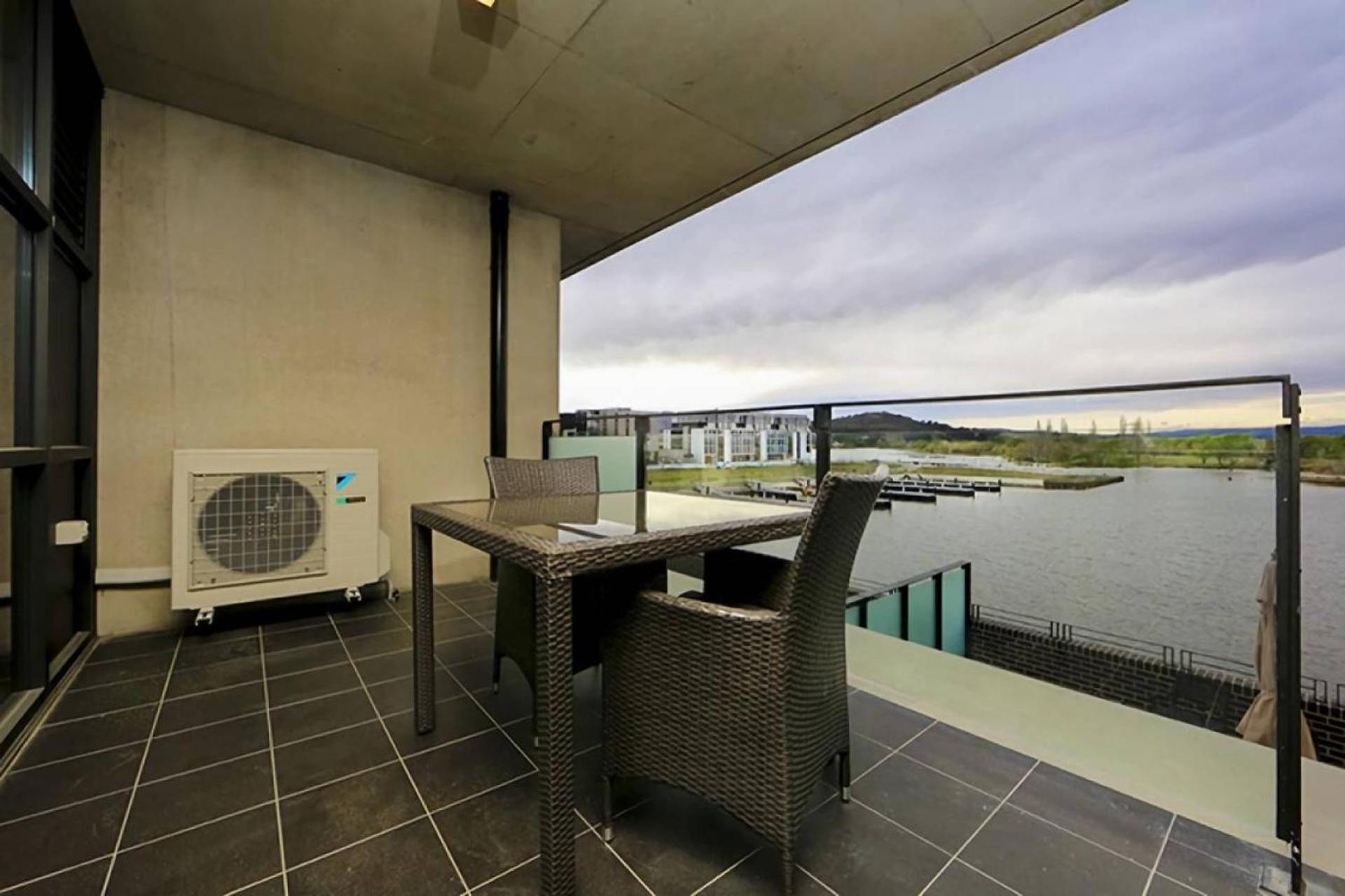Apartment Dockside Kingston Act