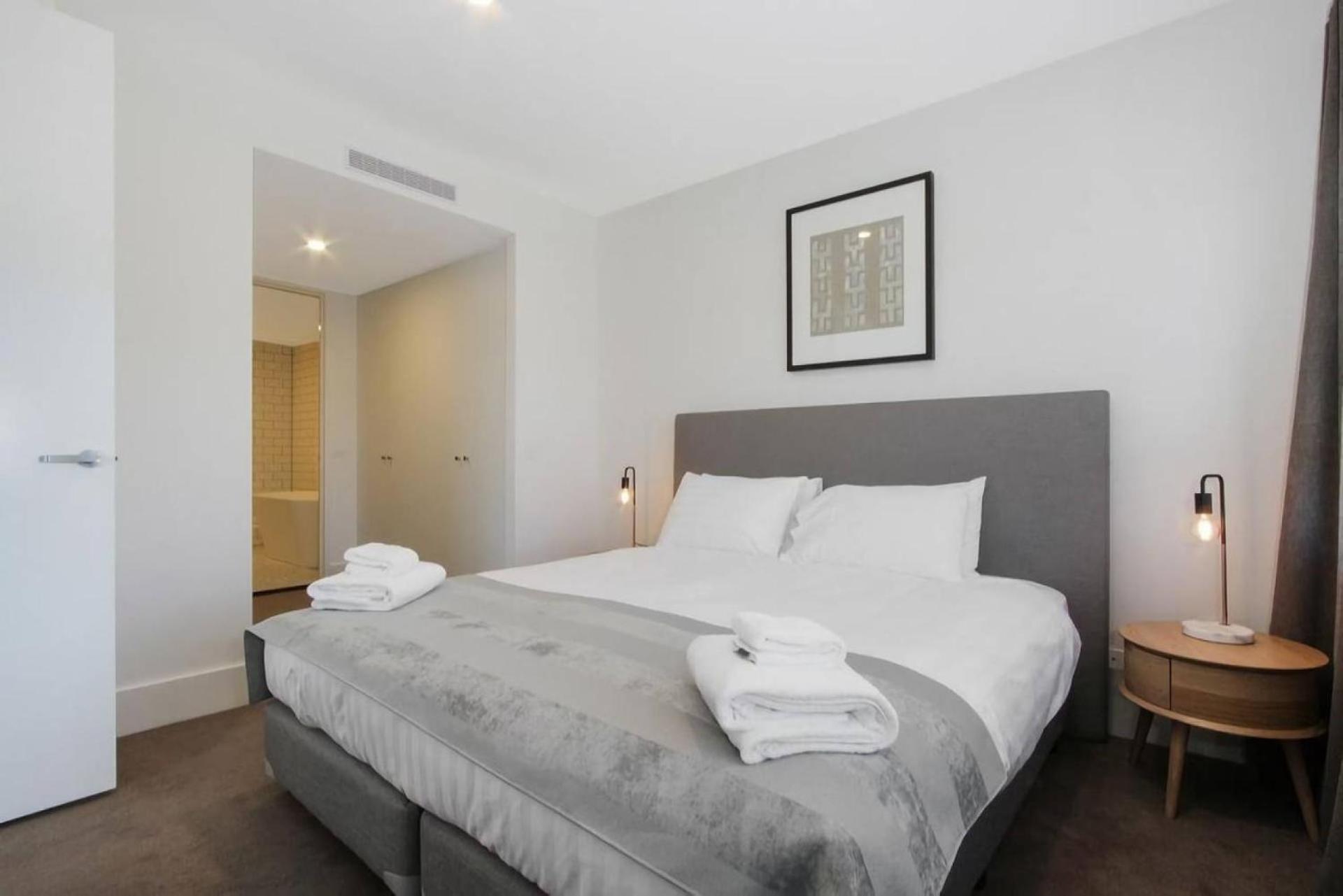 - Kingston Foreshore Apartment *