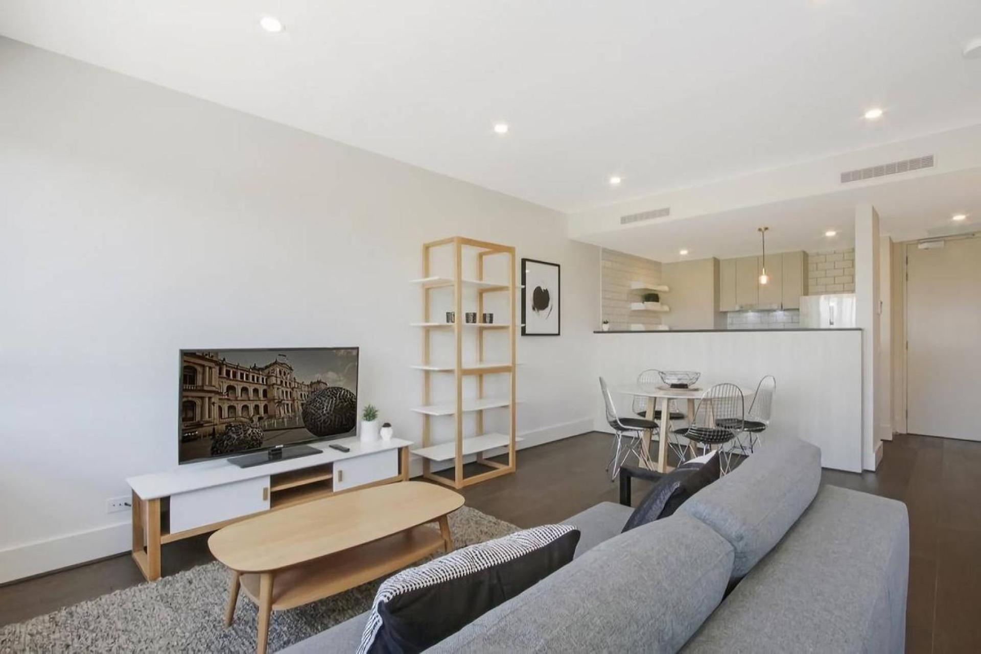 - Kingston Foreshore Apartment *