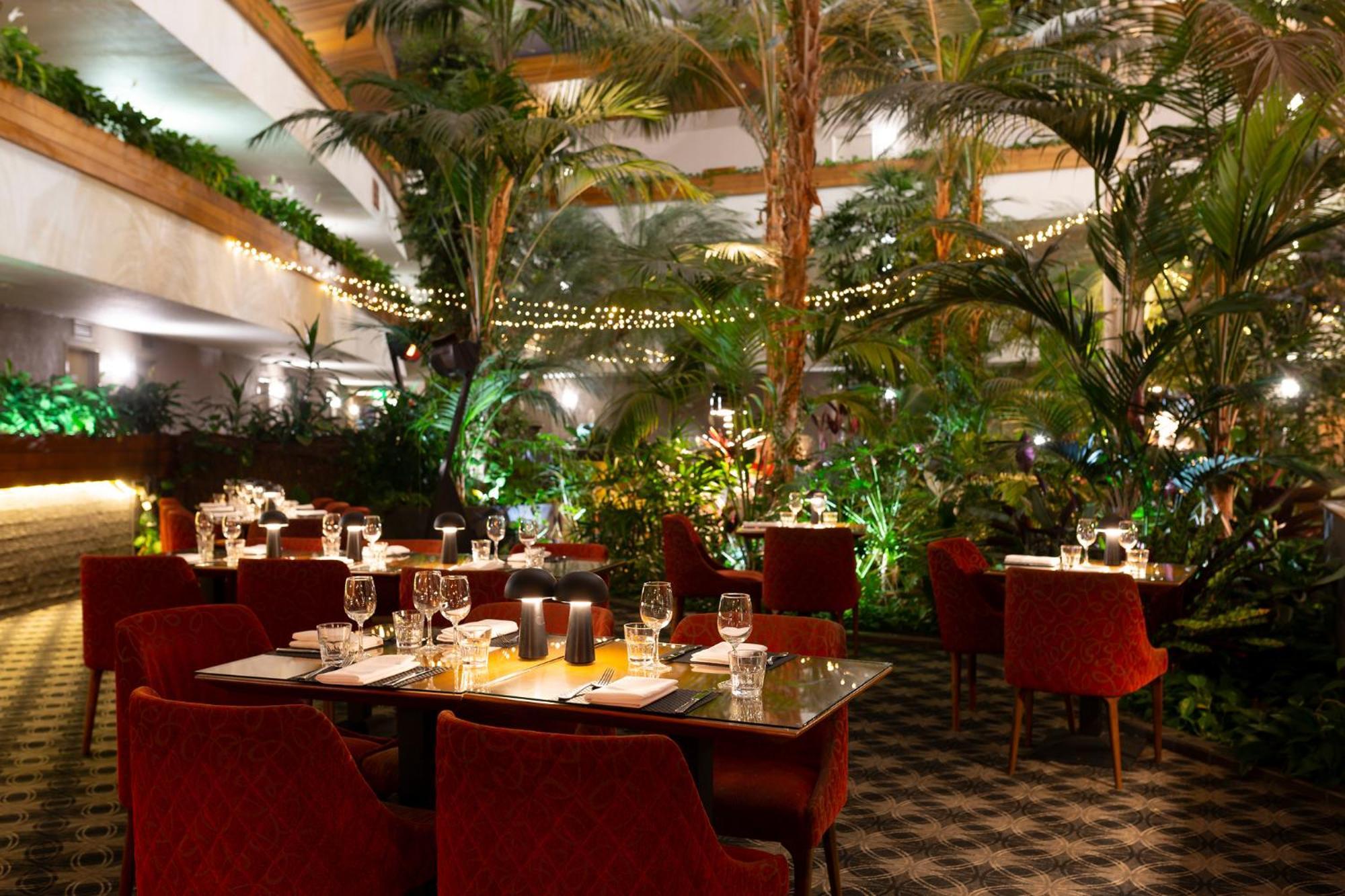Pavilion On Northbourne Hotel