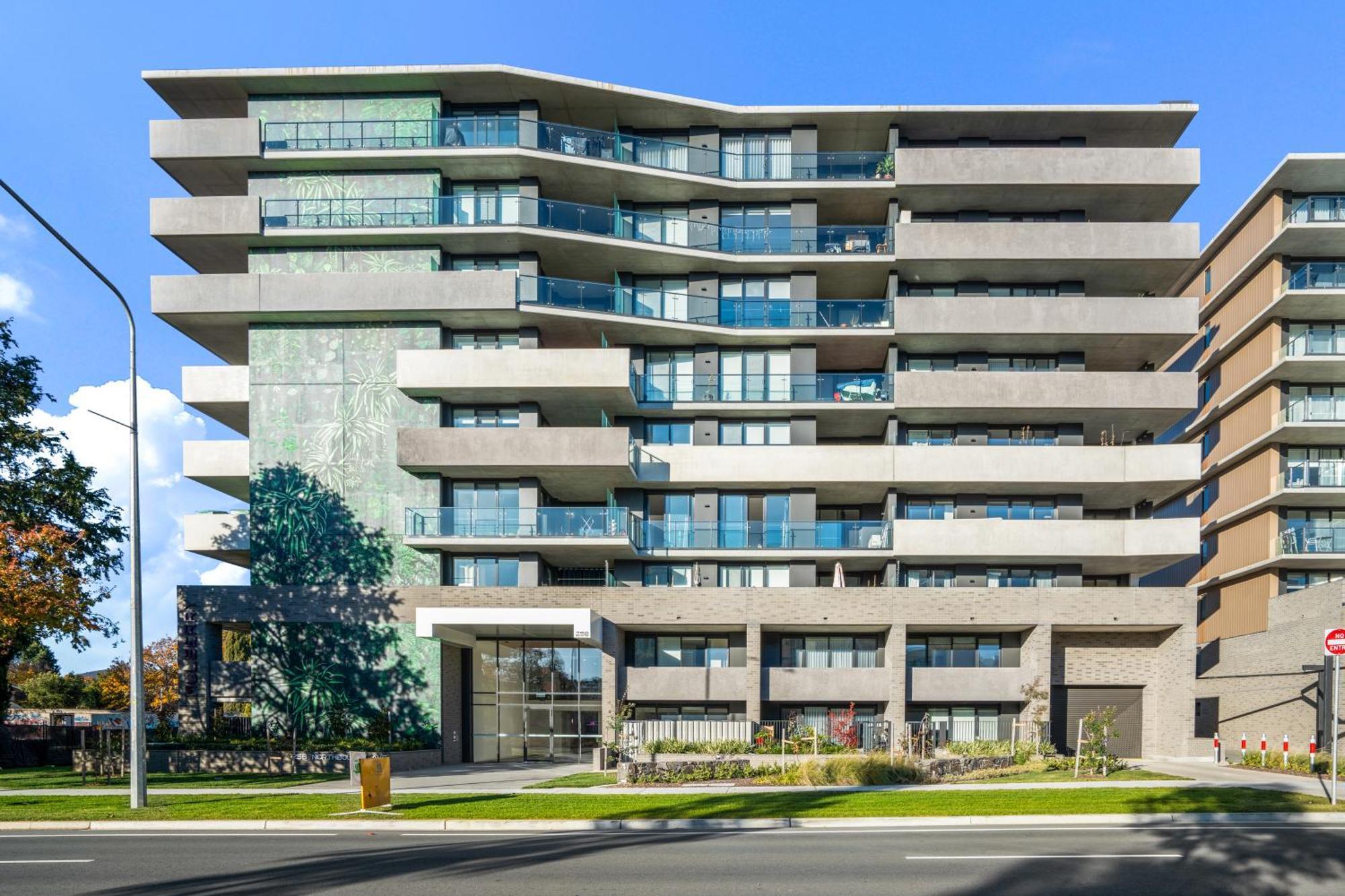 Mulberry 2br-2ba Rooftop Pool, Bbq, Wifi & Netflix - Location Canberra