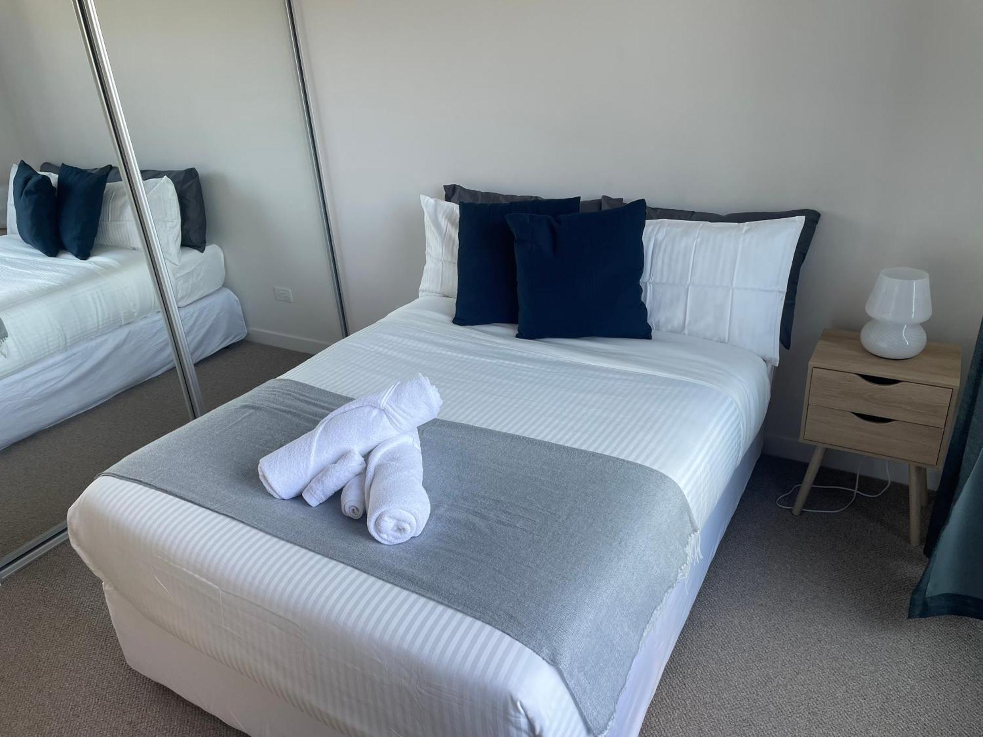 Mulberry 2br-2ba Rooftop Pool, Bbq, Wifi & Netflix - Location Canberra