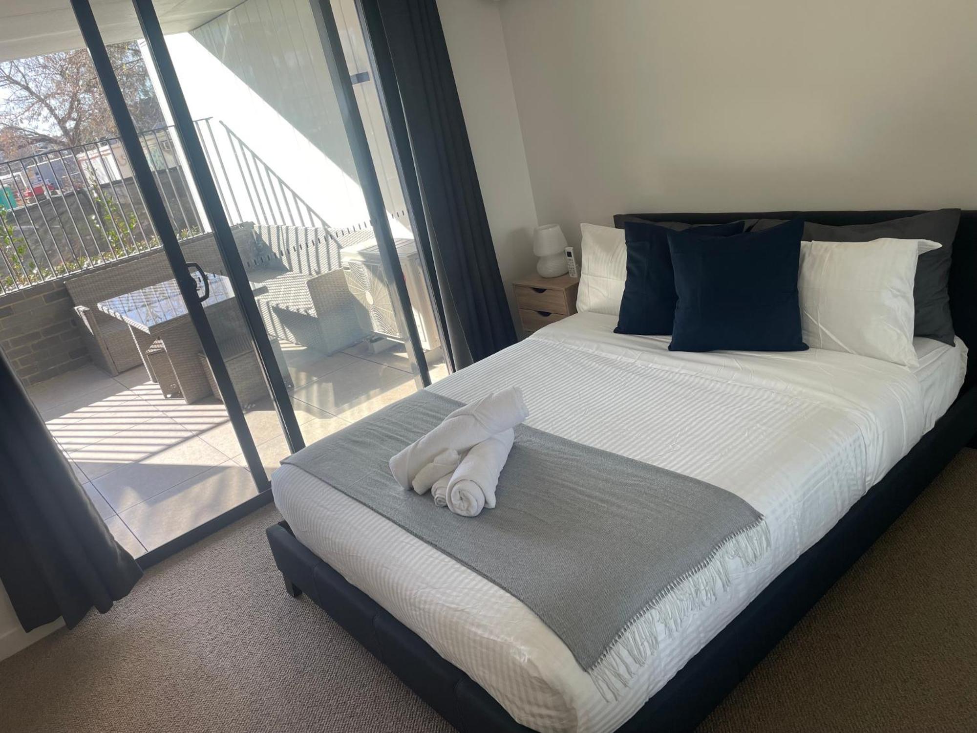 Apartment Mulberry 2br-2ba Rooftop Pool, Bbq, Wifi & Netflix - Location Canberra