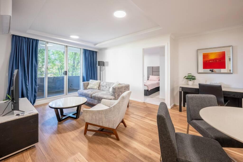 Serain On Northbourne Ave *
