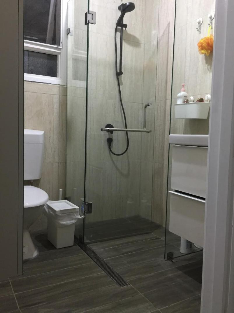 Dana-private In A Shared House-close To & Anu-4 Canberra