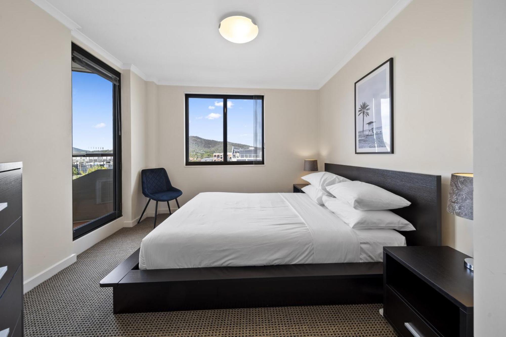 Inner-city 2-bed With Parking, Pool, Gym & Bbq