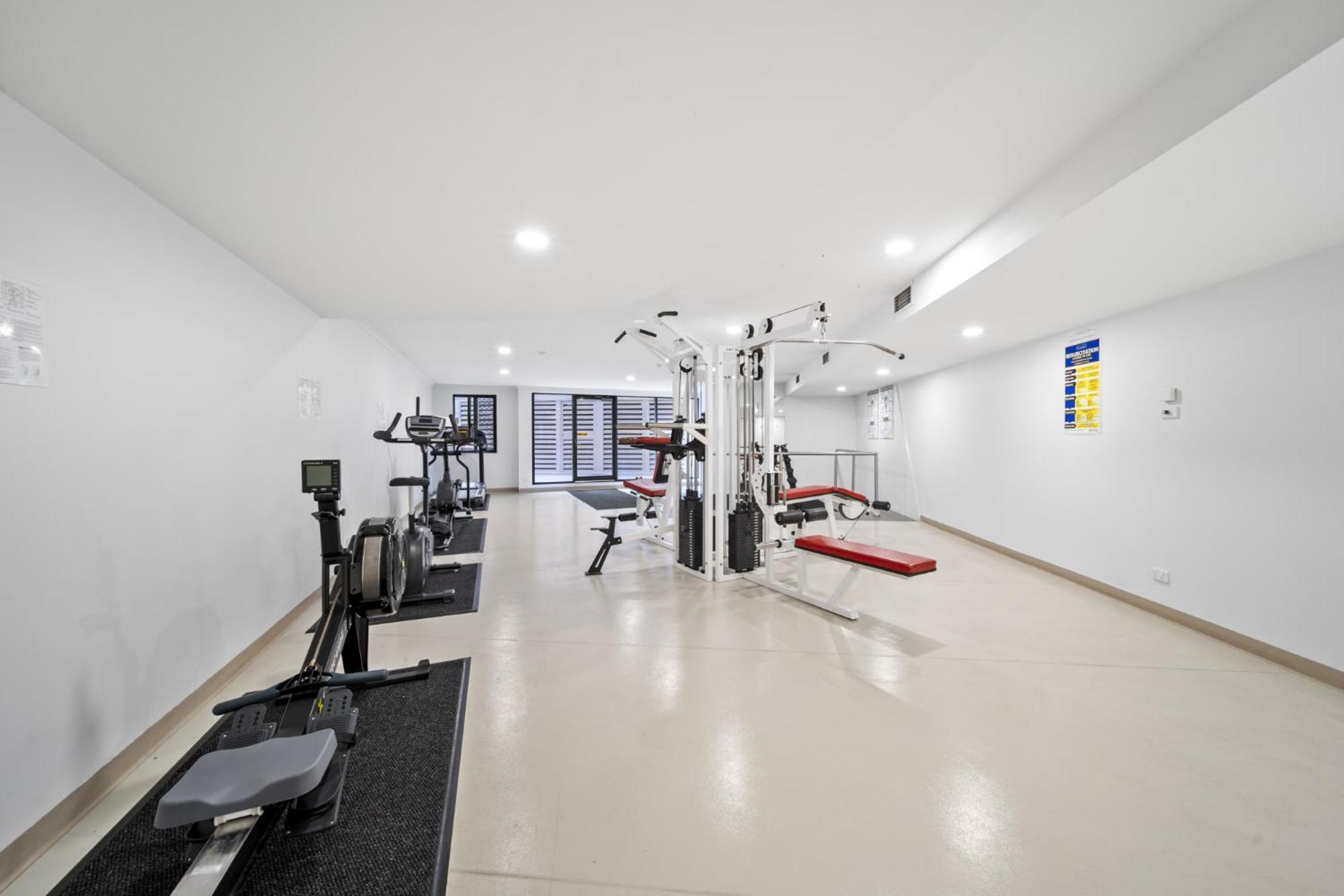 Inner-city 2-bed With Parking, Pool, Gym & Bbq Apartment Canberra