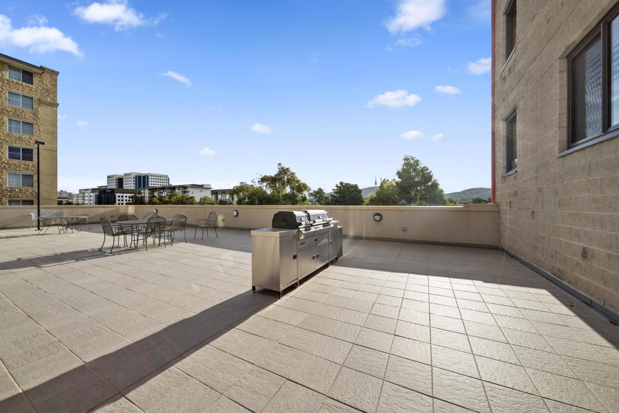 Apartment Inner-city 2-bed With Parking, Pool, Gym & Bbq *