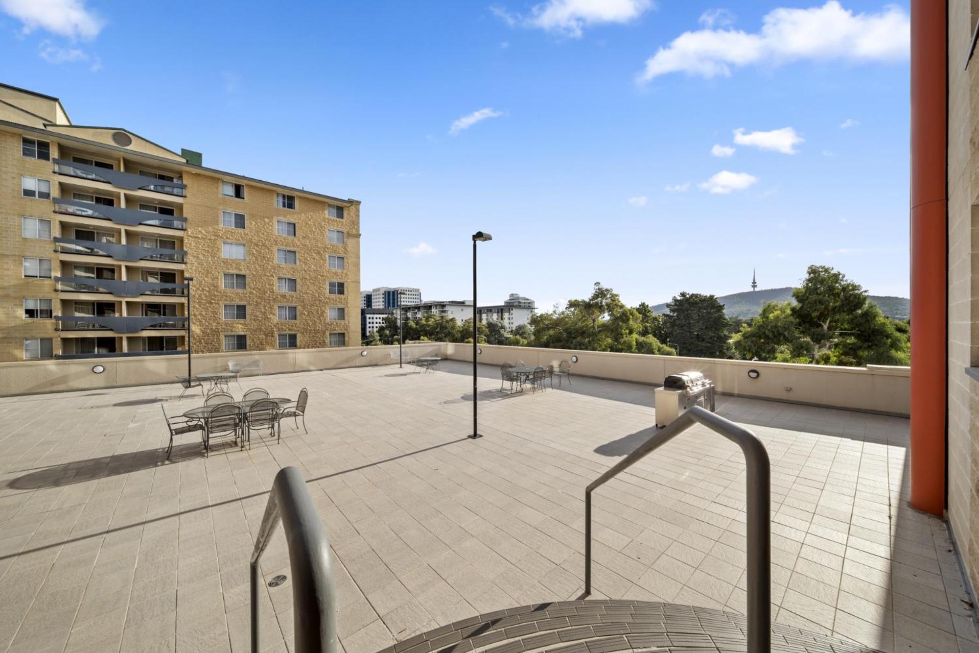 Inner-city 2-bed With Parking, Pool, Gym & Bbq Apartment *