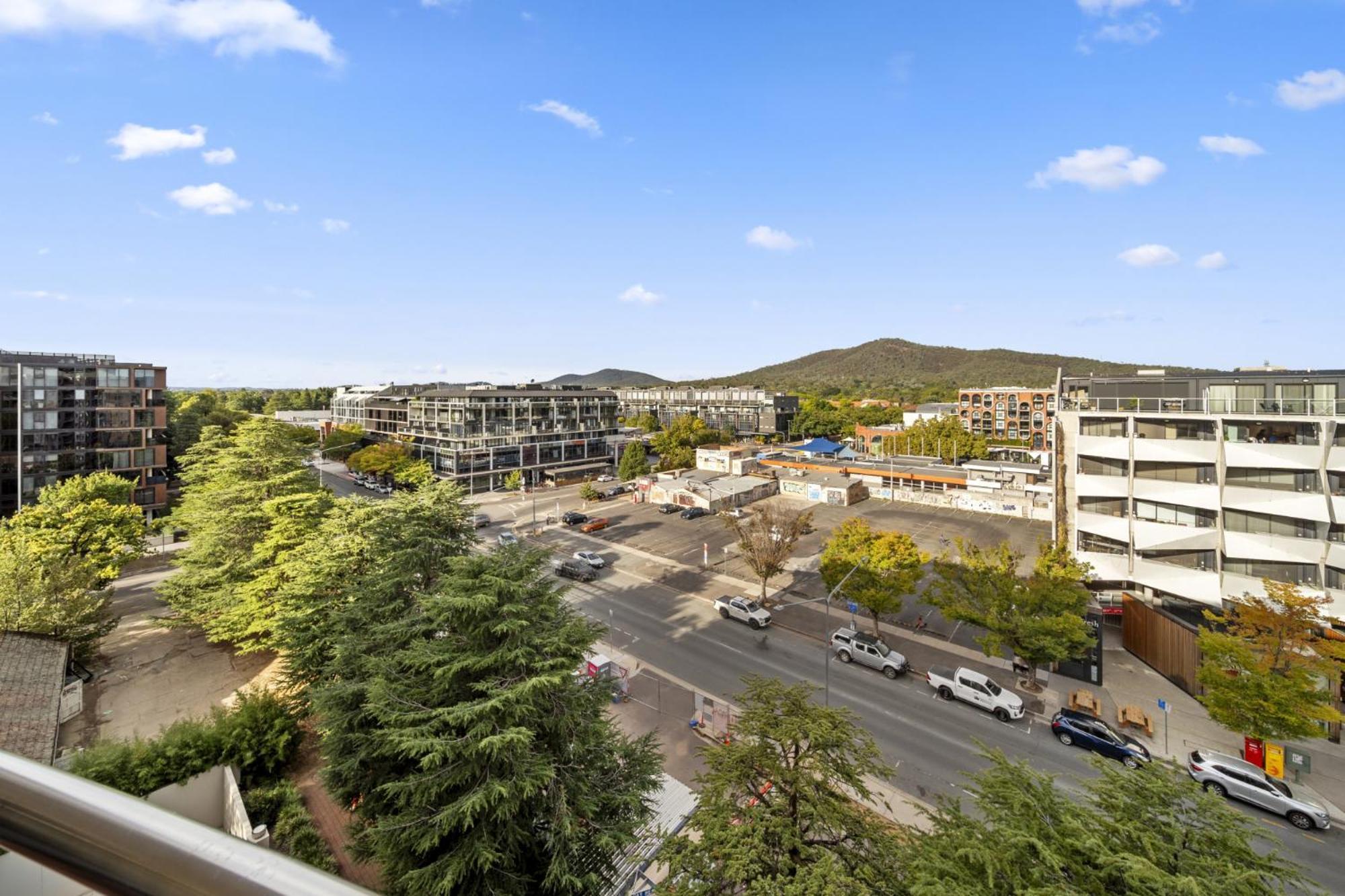 Inner-city 2-bed With Parking, Pool, Gym & Bbq Apartment Canberra