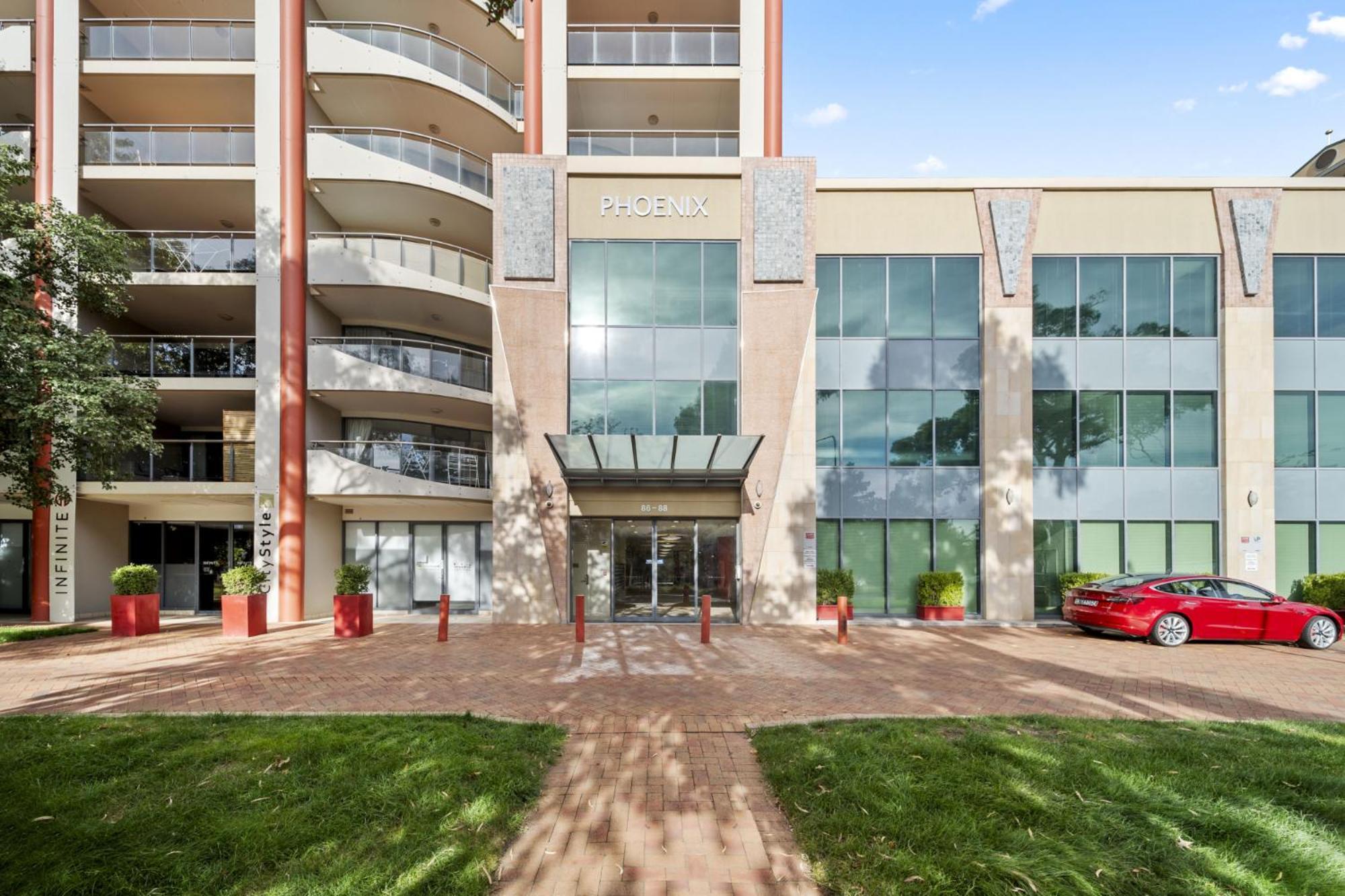 Apartment Inner-city 2-bed With Parking, Pool, Gym & Bbq