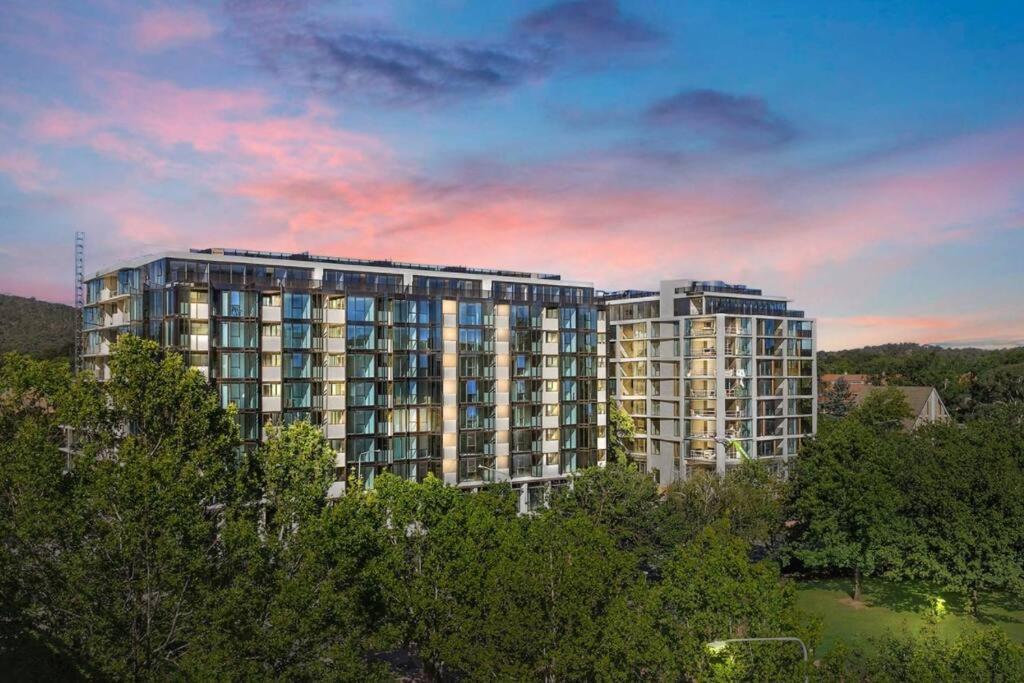 Centre - Pool - Parking - Self Check-in Apartment