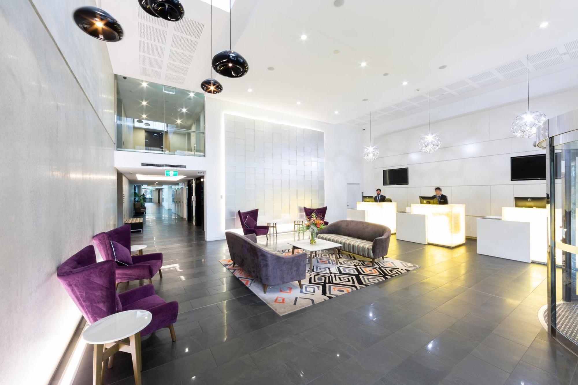 Hotel Avenue Canberra