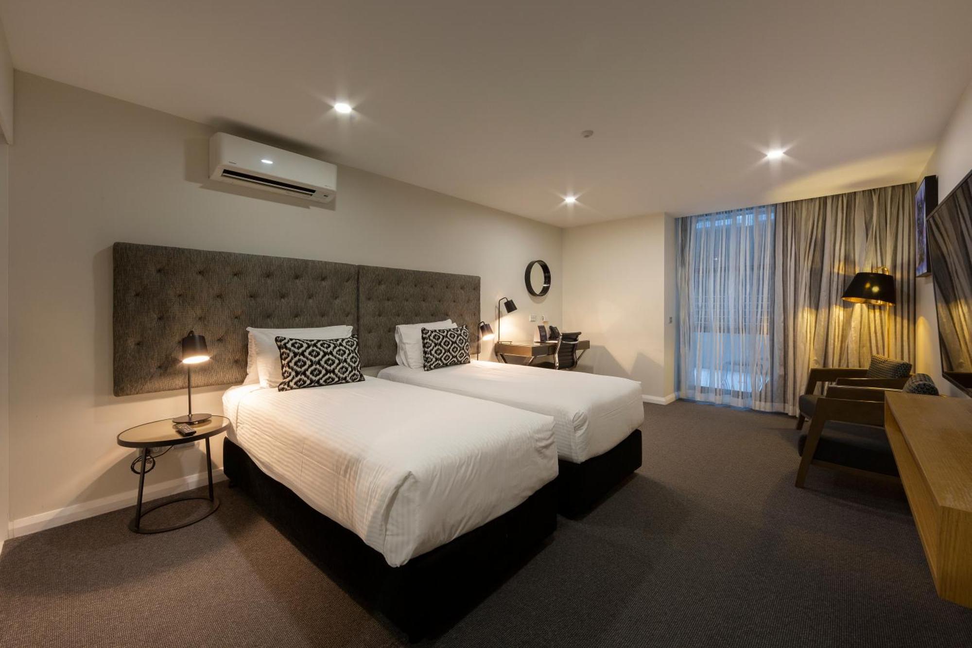 Hotel Avenue Canberra