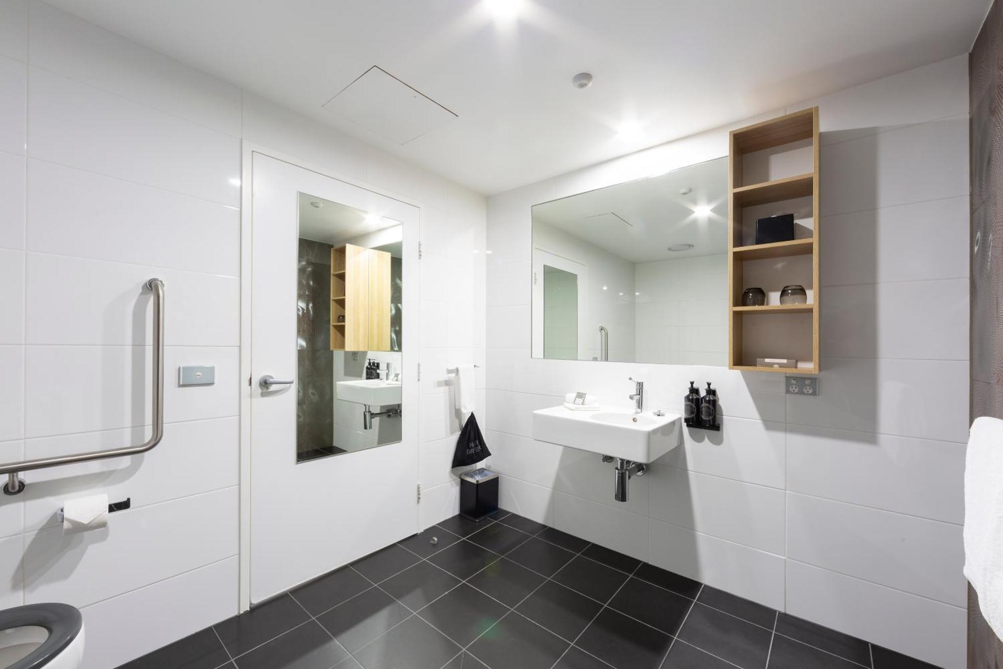 Avenue 4* Canberra