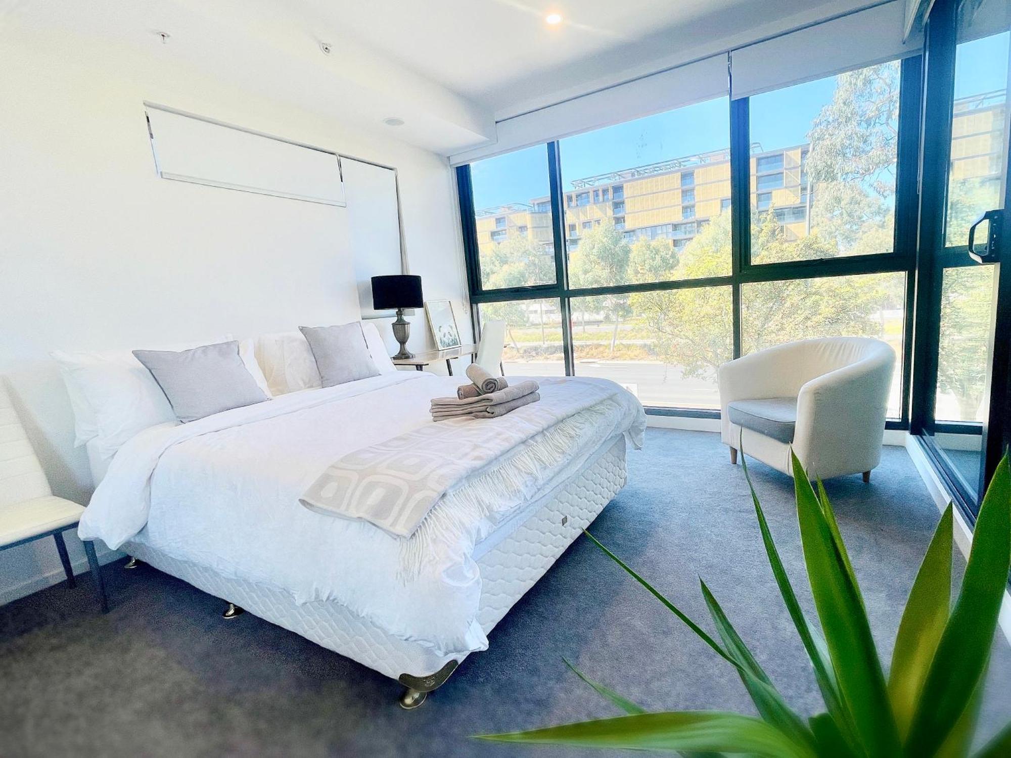 Brand New Stylish 1br Apartment, Specious Space, Free Parking, Self Check-in *