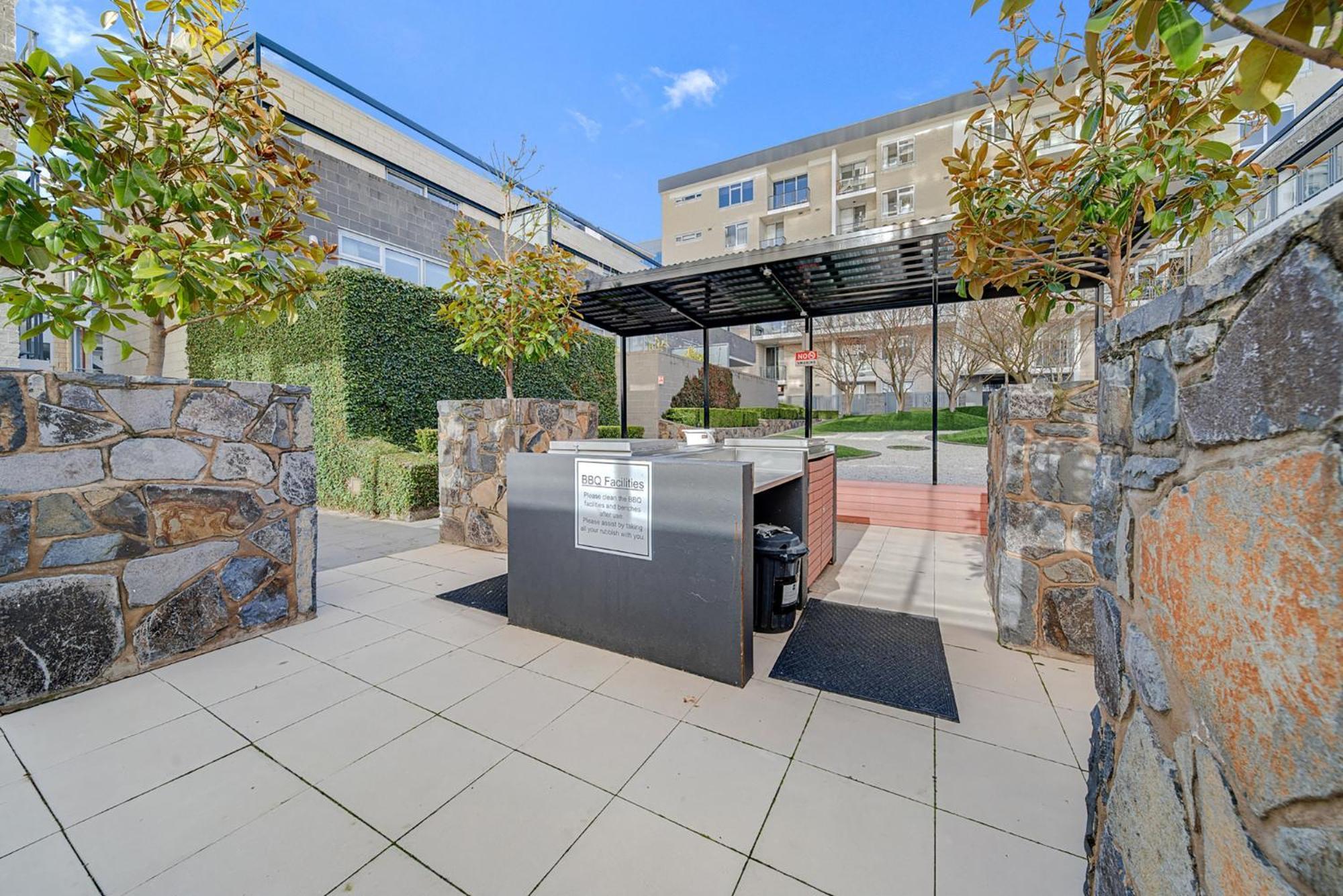 High-rise Cbd 1-bed With Pool & Other Amenities Canberra