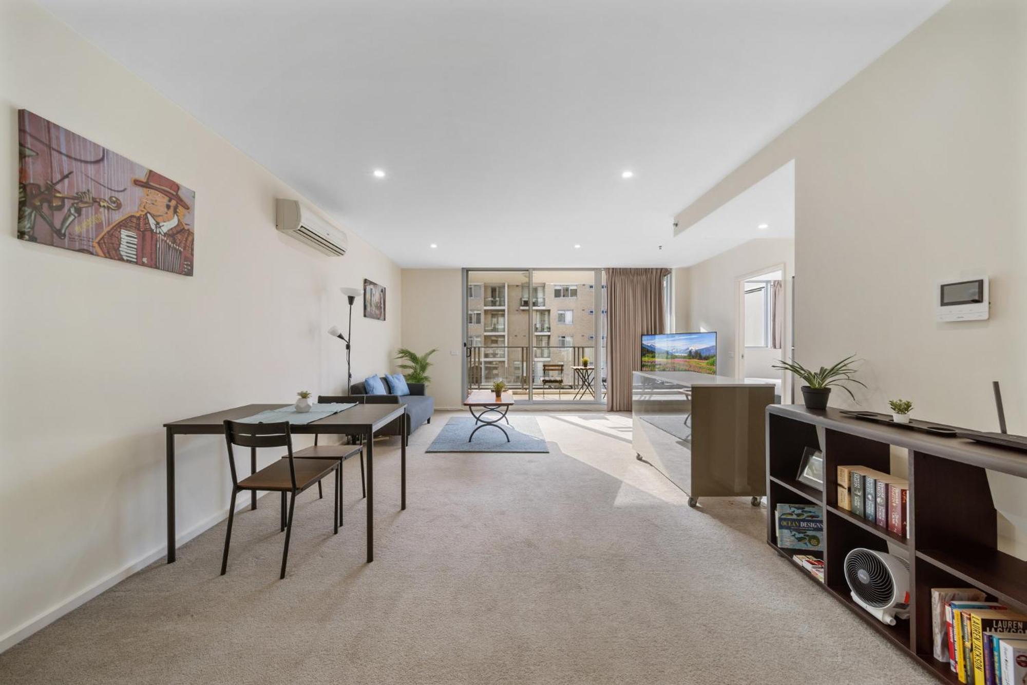 High-rise Cbd 1-bed With Pool & Other Amenities * Canberra