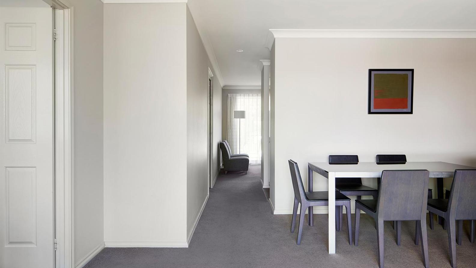 Pinnacle Aparthotel