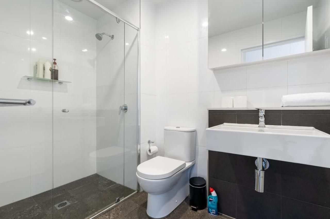Roomy 2br 2ba City-centre Apartment