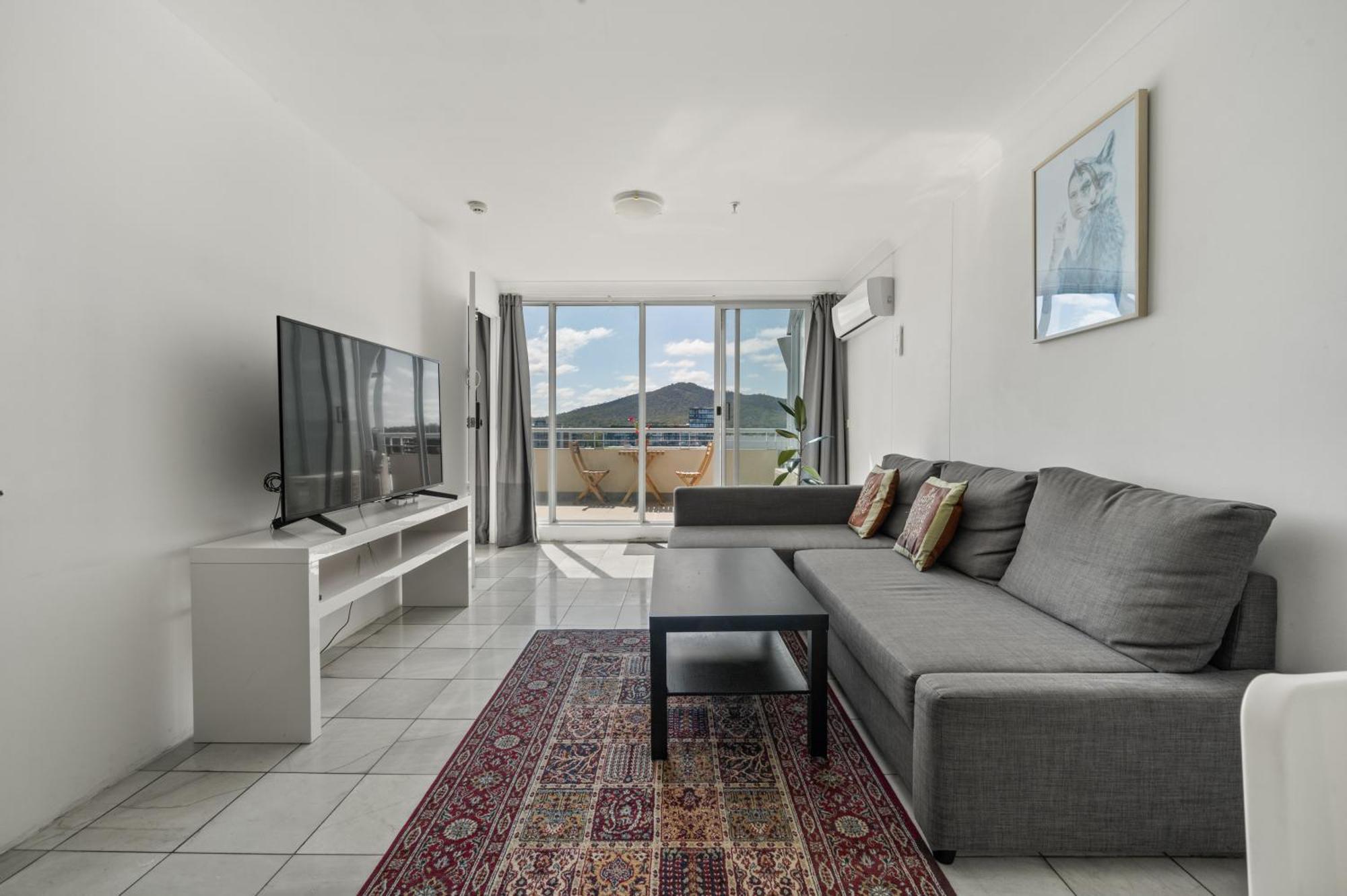 Dana-ensuite In Shared Duplex