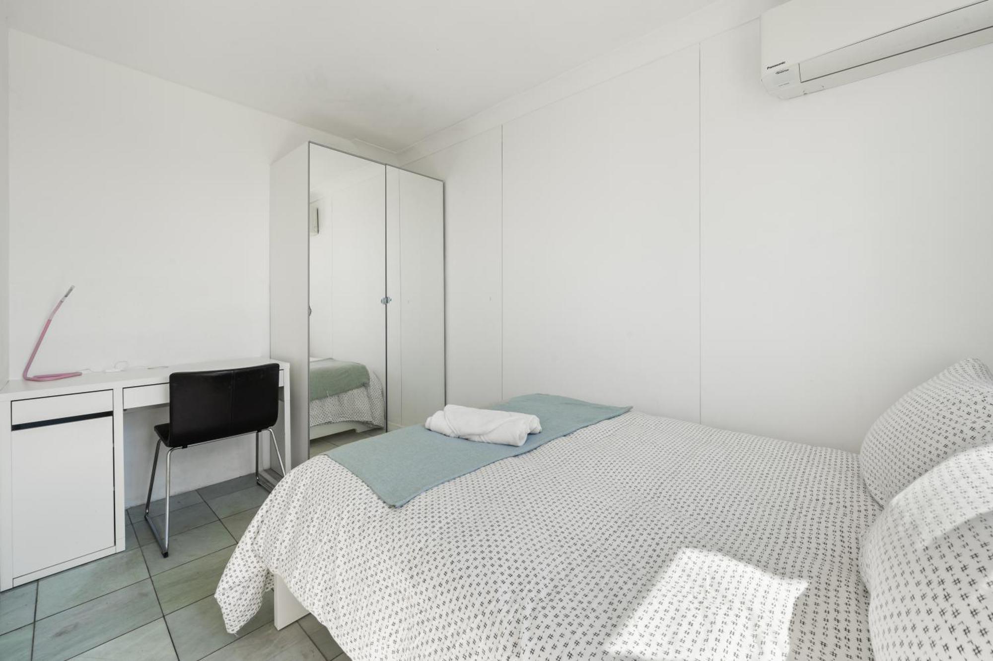 Dana-private In A Shared Duplex -1 Apartment