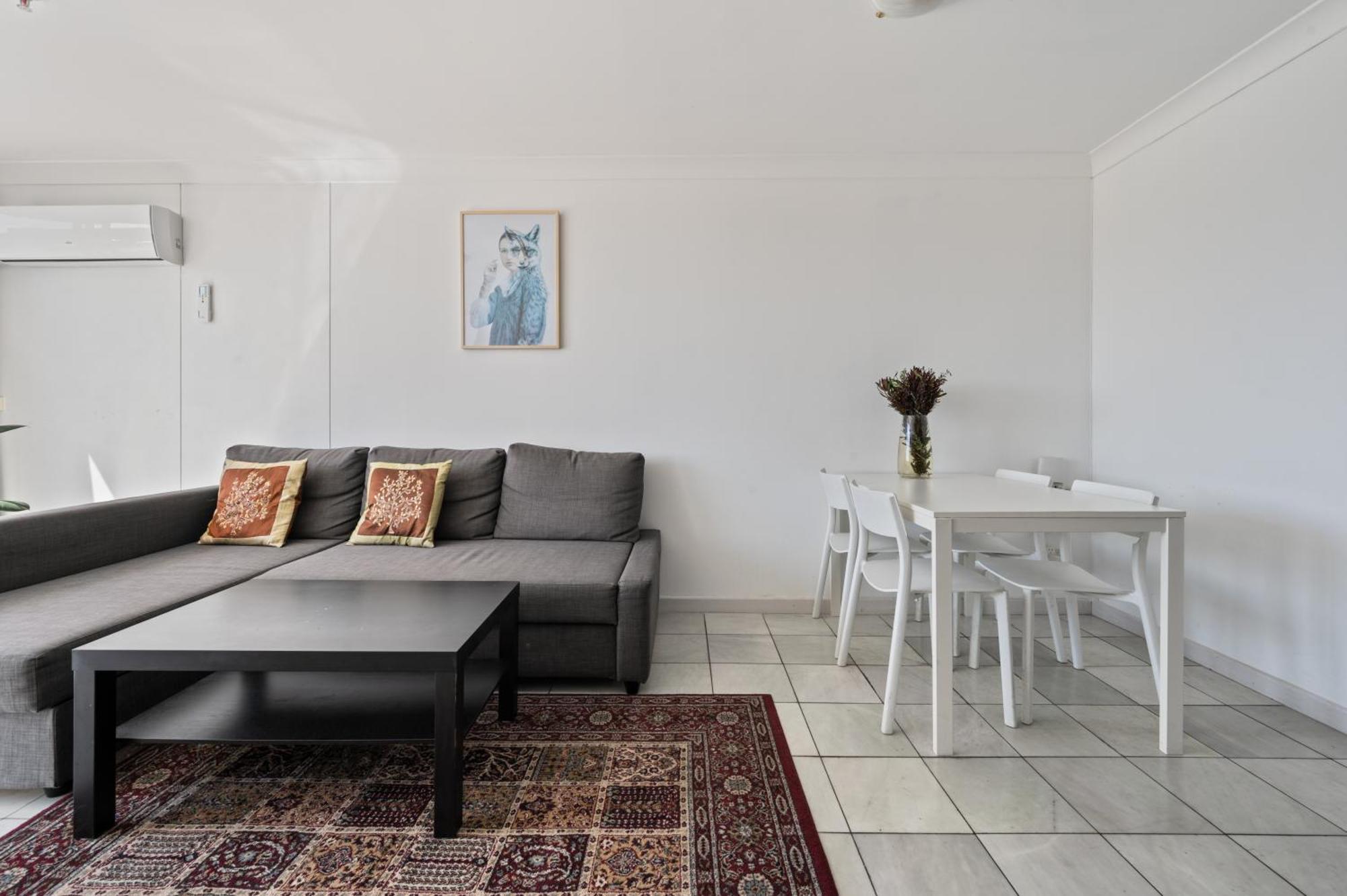 Dana-private In A Shared Duplex -1 Canberra