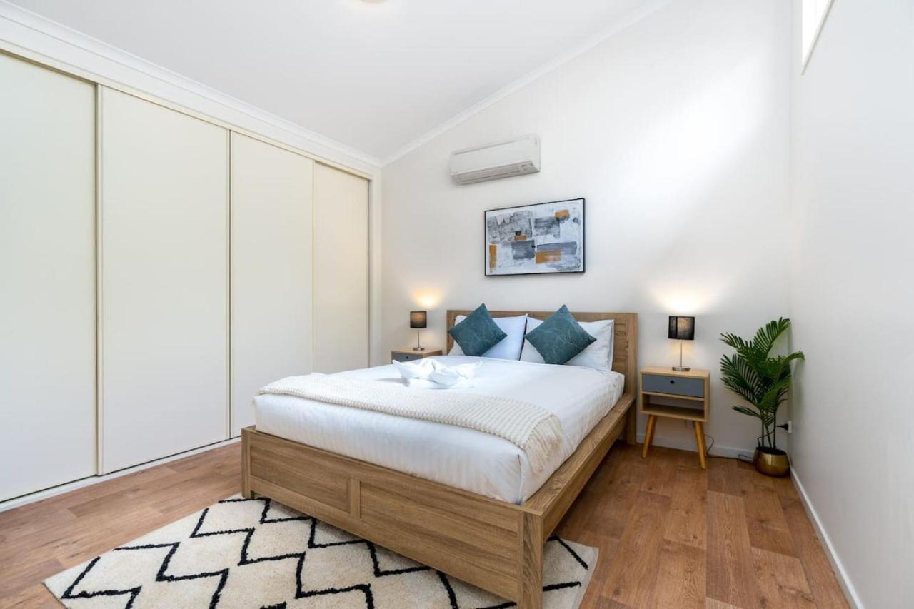 Peaceful 1br Courtyard Unit In Quiet Dickson Apartment