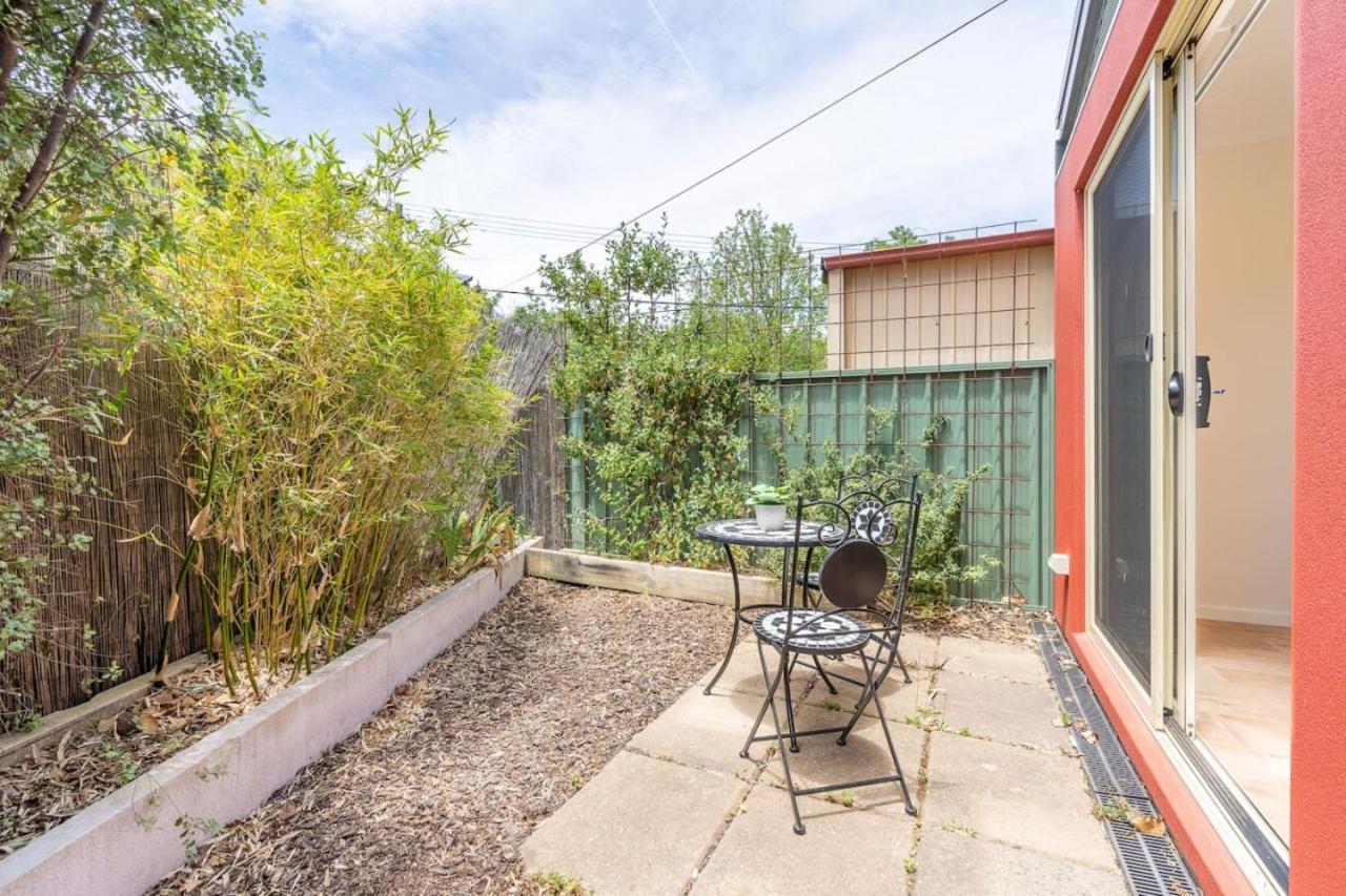 Apartment Peaceful 1br Courtyard Unit In Quiet Dickson