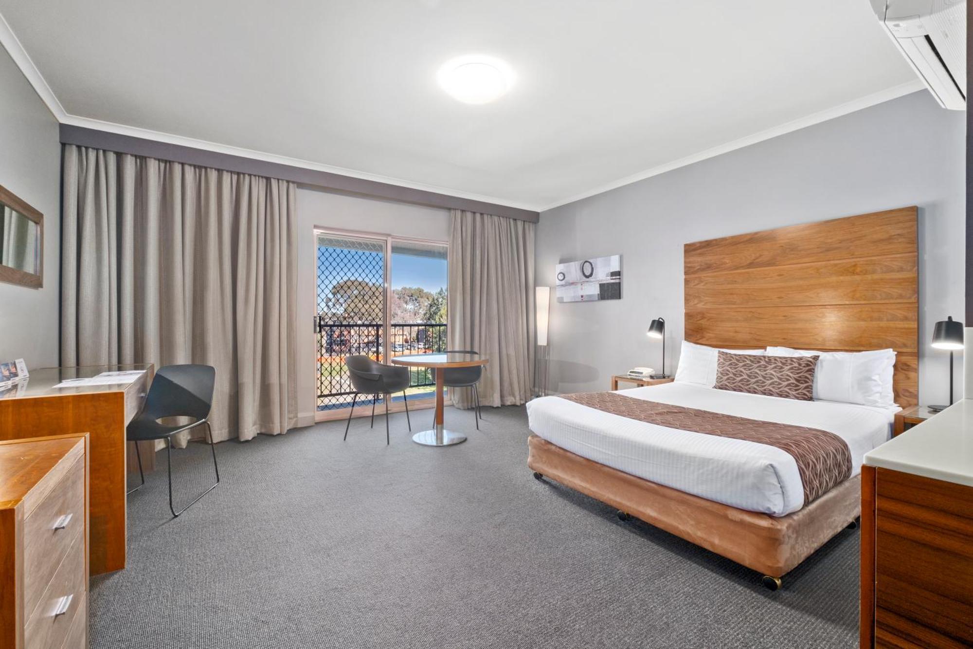 Quality Dickson 4* Canberra