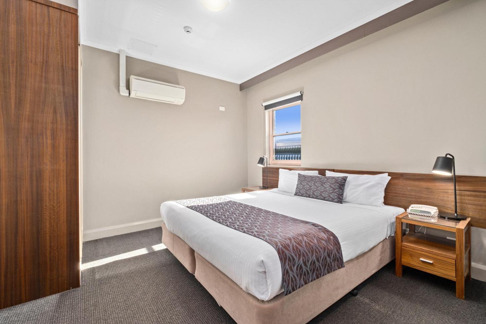 Quality Dickson Hotel