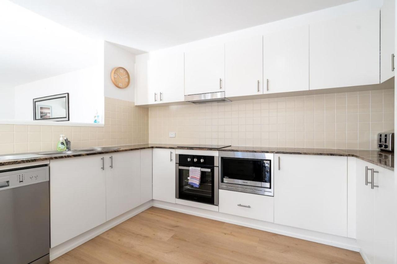 2b Spacious In The Heart Of Tuggeranong * Canberra