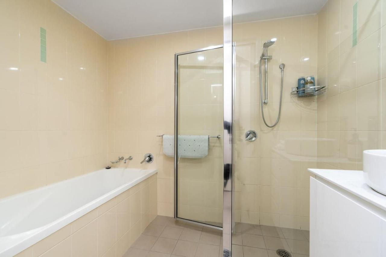 2b Spacious In The Heart Of Tuggeranong Apartment