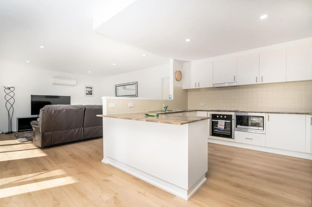 Apartment 2b Spacious In The Heart Of Tuggeranong