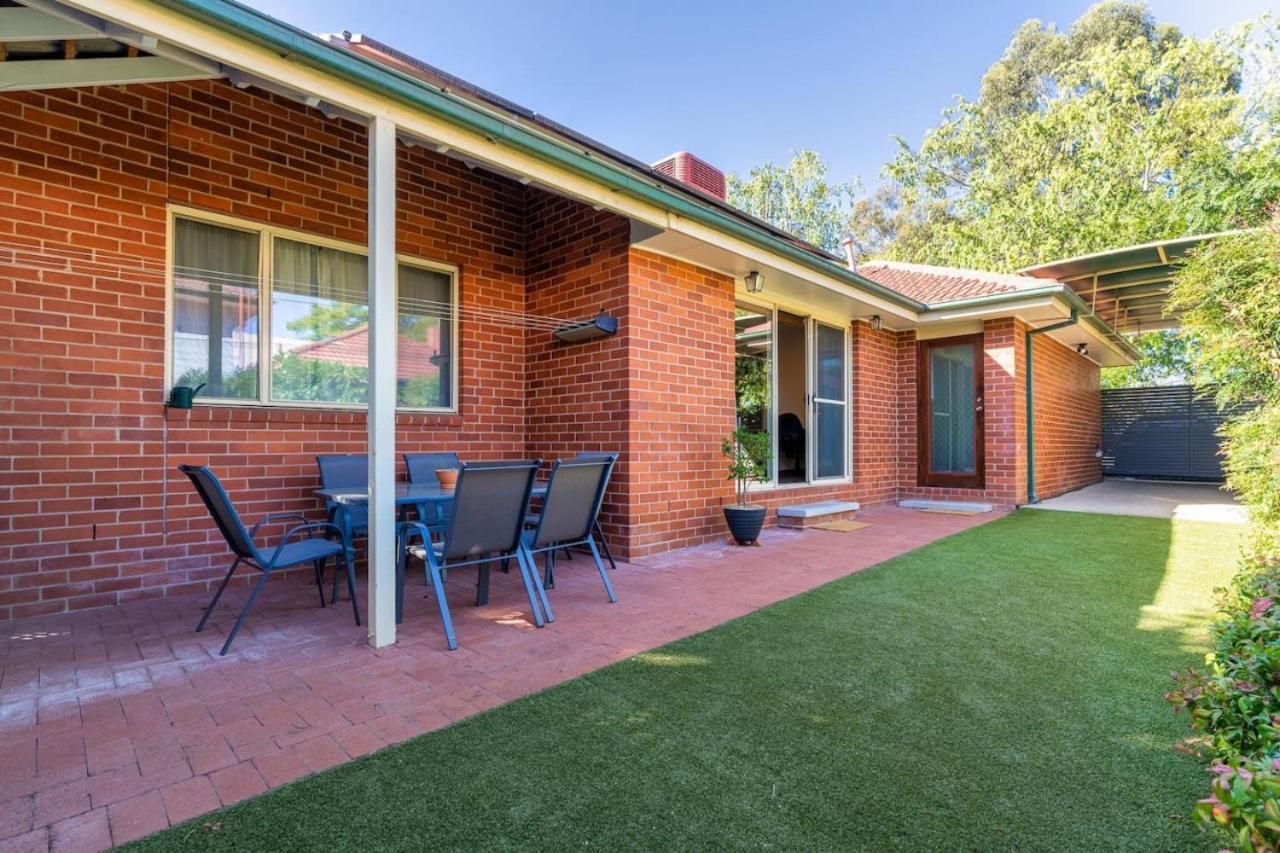 Spacious 2br In Tranquil Leafy Neighborhood * Canberra