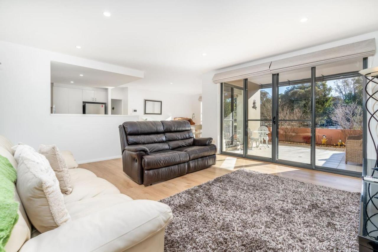 Apartment 2b Spacious In The Heart Of Tuggeranong