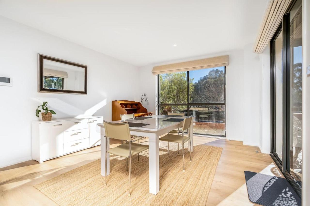 Apartment 2b Spacious In The Heart Of Tuggeranong Canberra