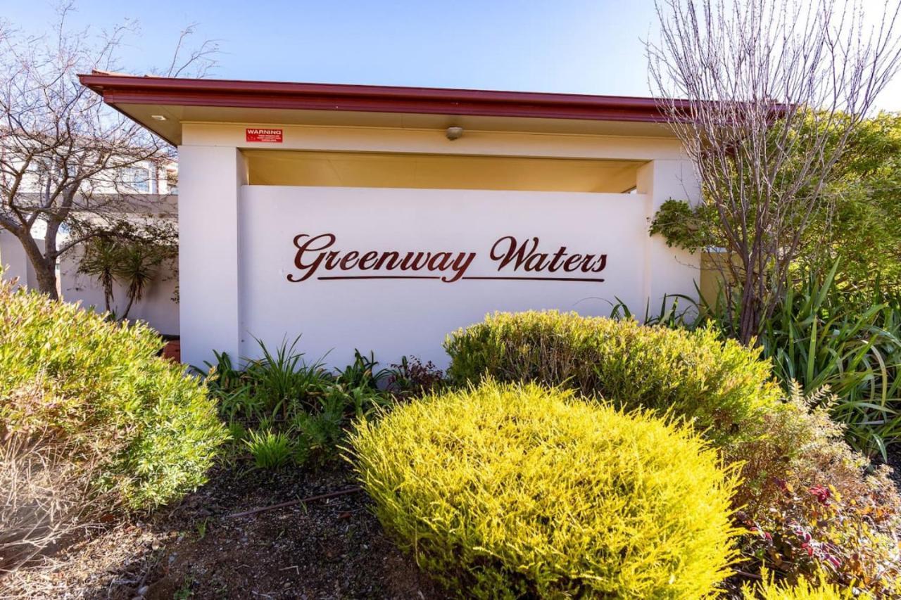 2b Spacious In The Heart Of Tuggeranong Canberra