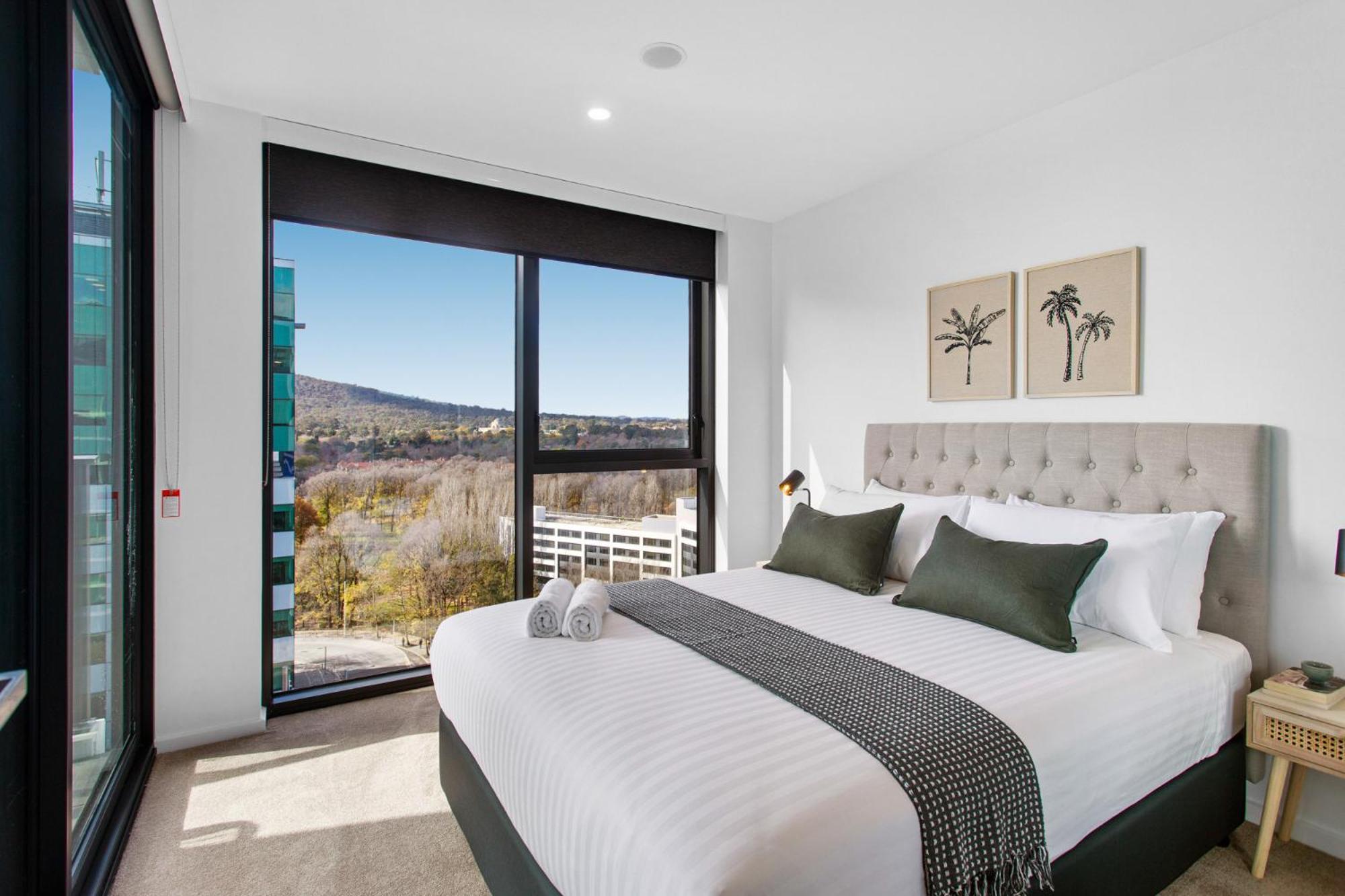2-bed With Gym, Bbq & Stunning Views * Canberra