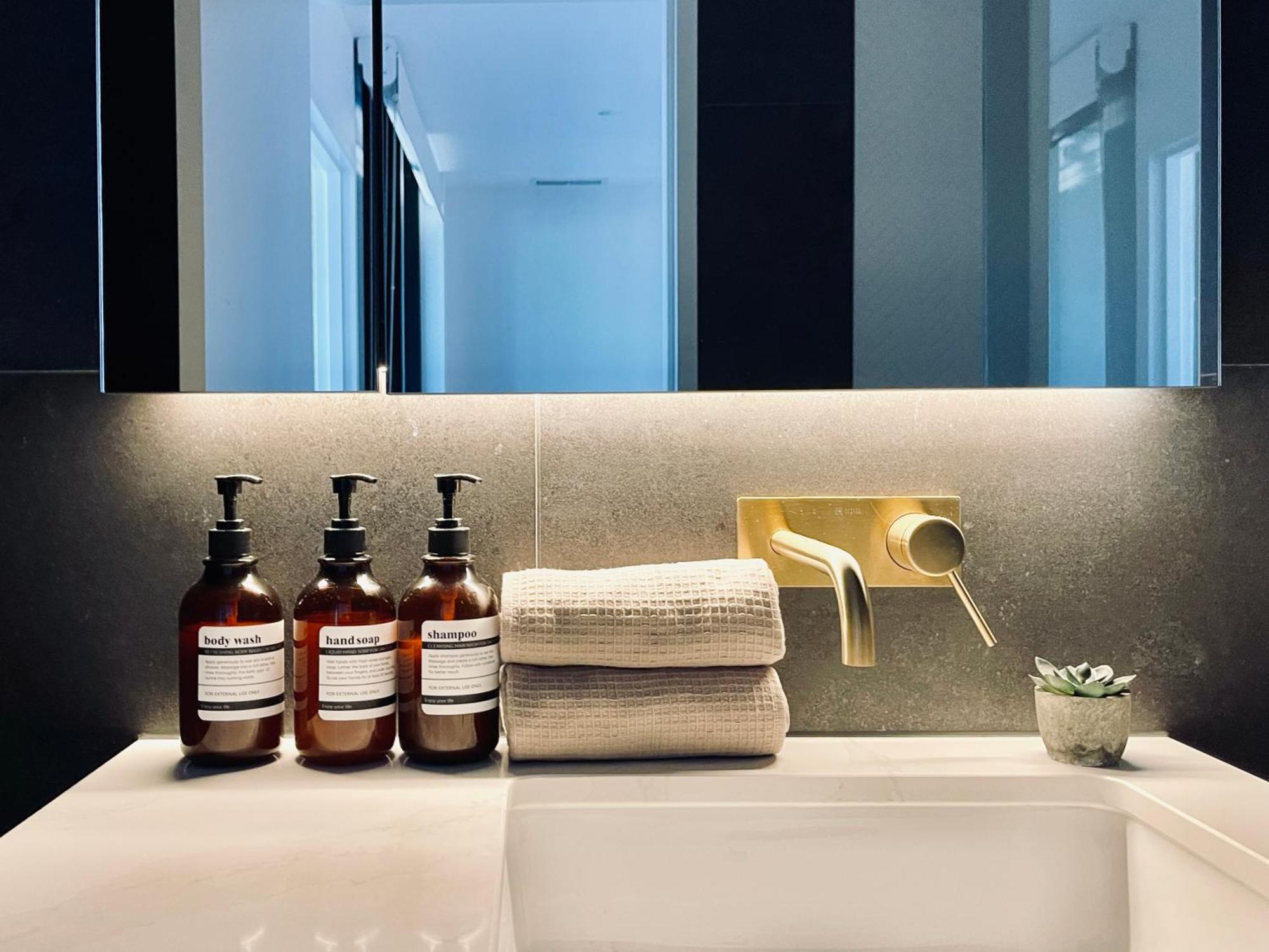 The Metropol 2br Apt, In The Heart Of Cbd 2b1b1c, Free Parking, Wi-fi Apartment Canberra