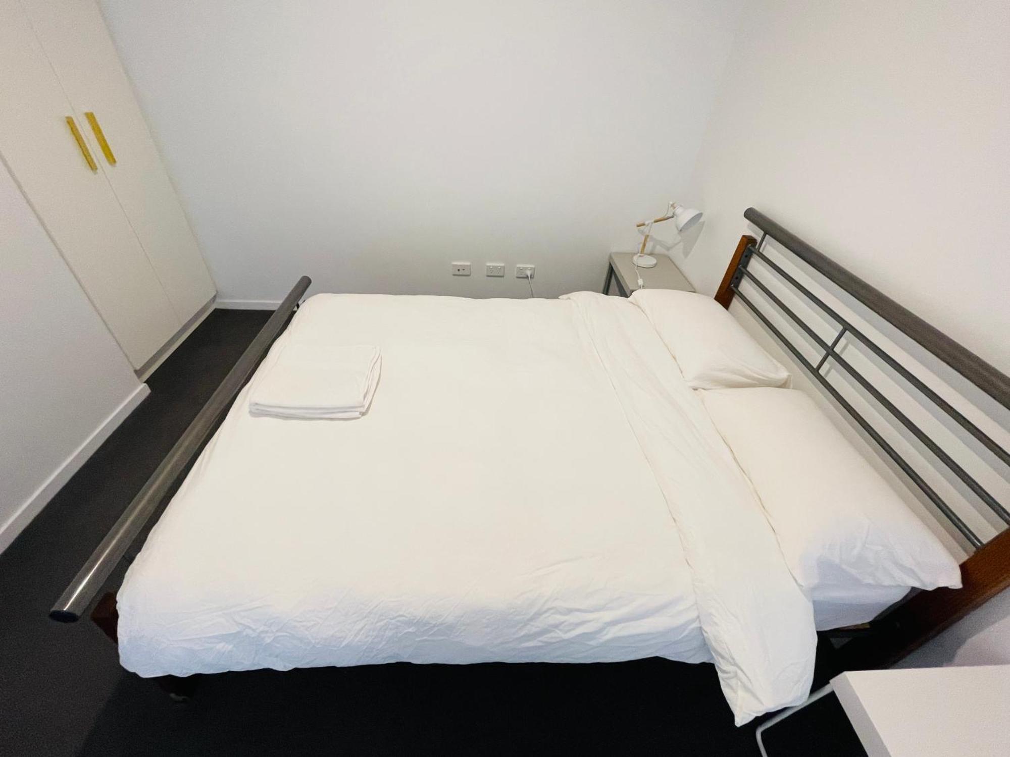The Metropol 2br Apt, In The Heart Of Cbd 2b1b1c, Free Parking, Wi-fi * Canberra