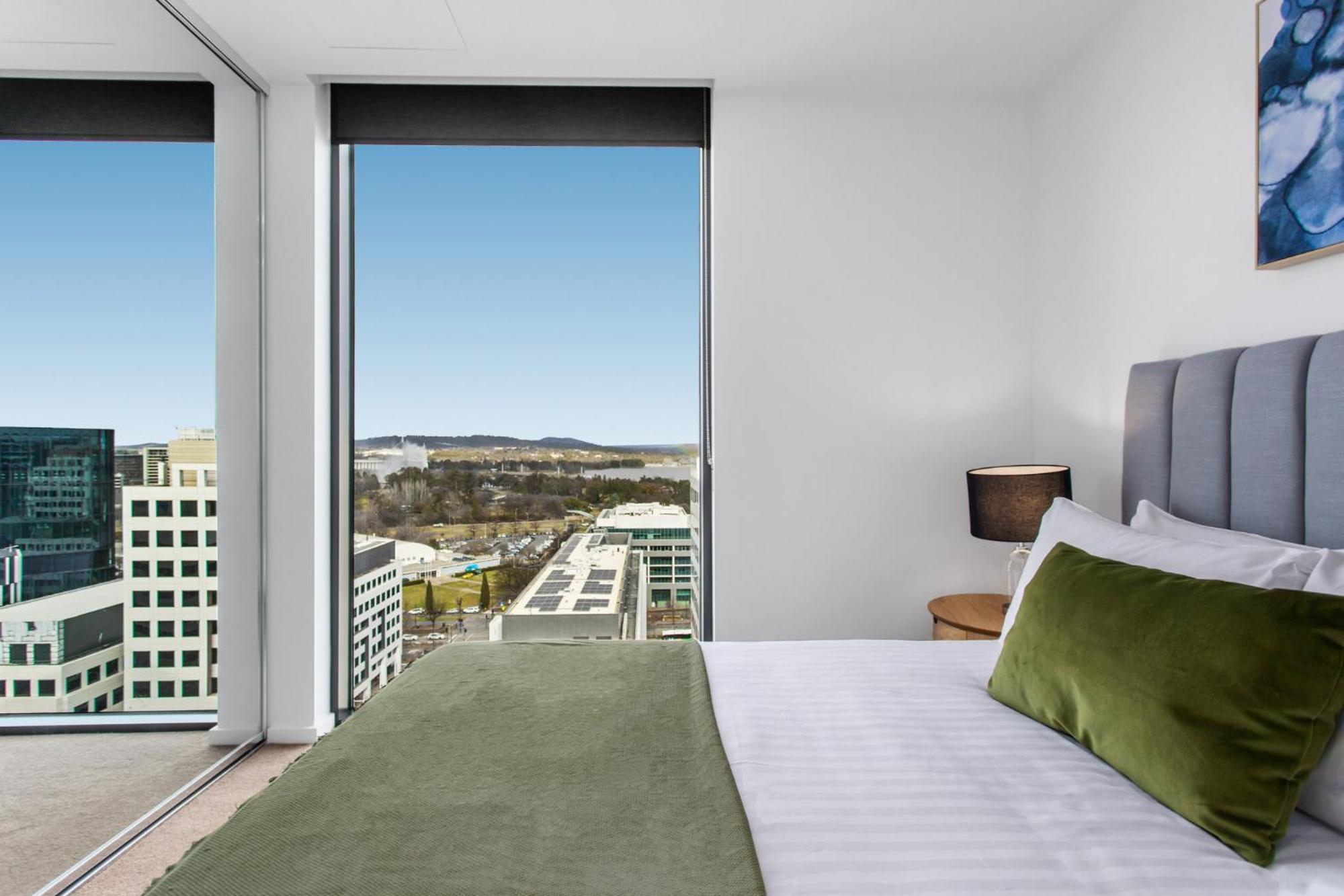 2-bed With Gym & Bbq Area * Canberra