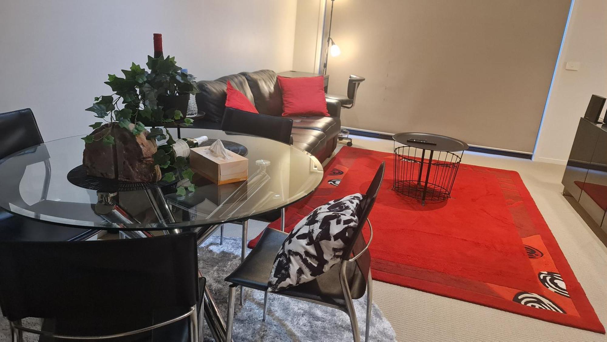 Qure Restaurant And Bruce Apartment Canberra