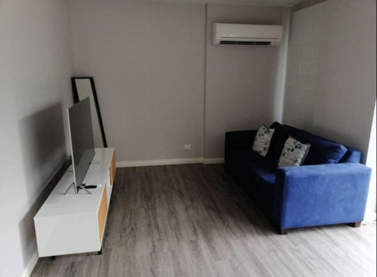 Cosy Contemporary 1br Sofa Bed