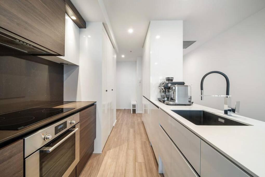Apartment Two Bedroom Apt In Heart Of With Parking