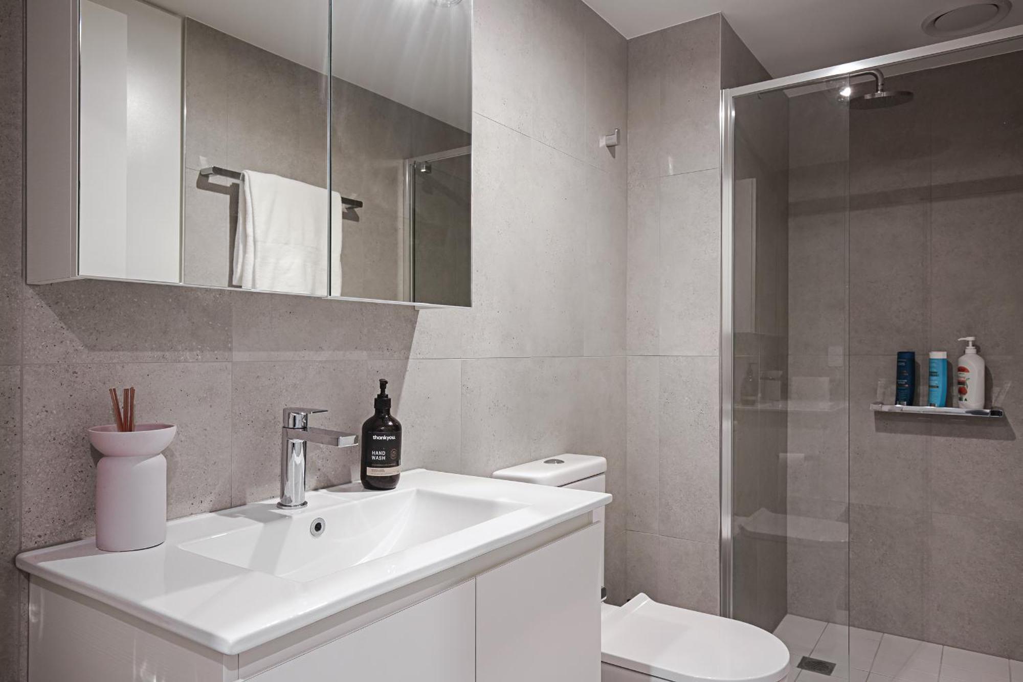 1 Bed Luxury Braddon Unit * Canberra