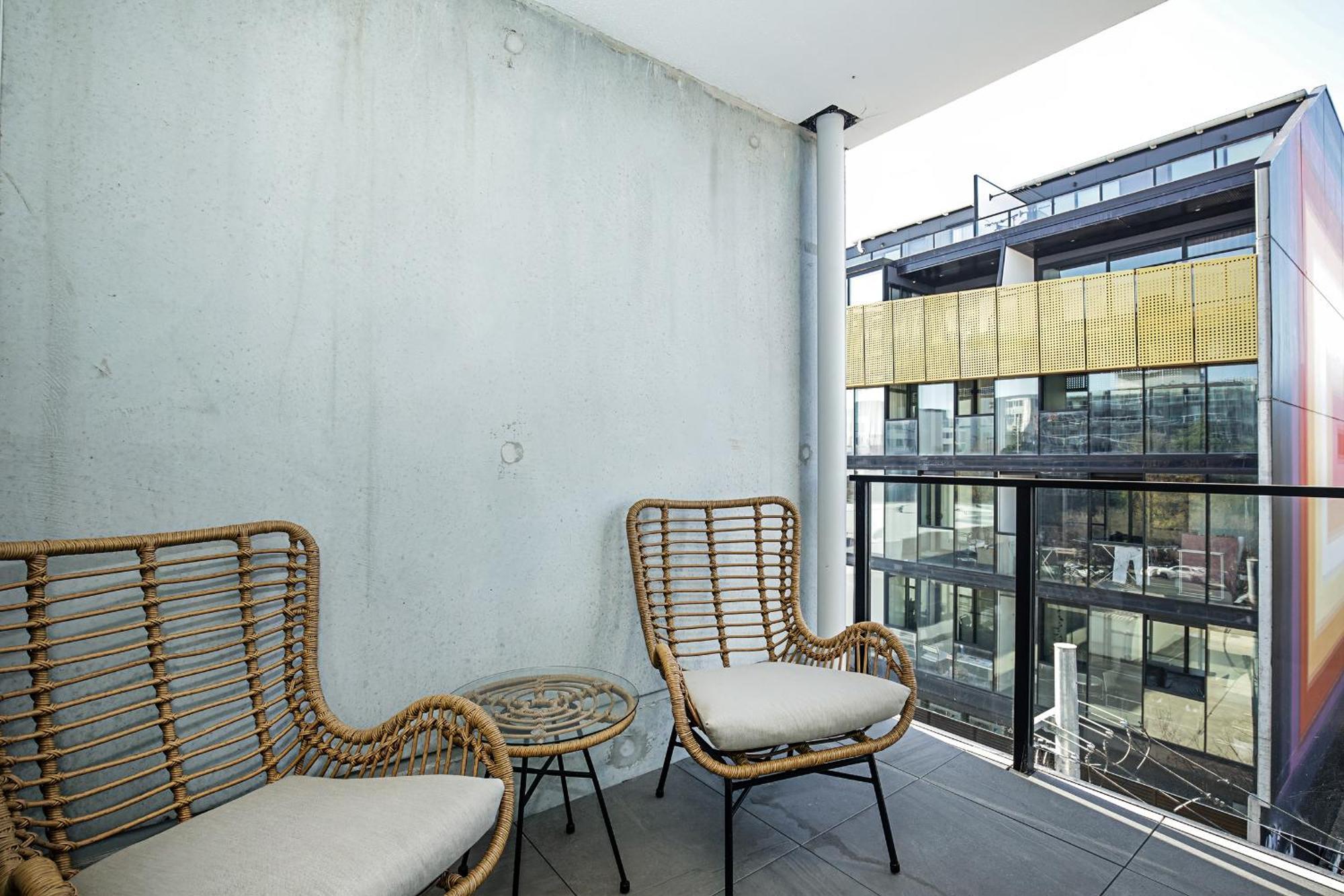 1 Bed Luxury Braddon Unit Apartment Canberra