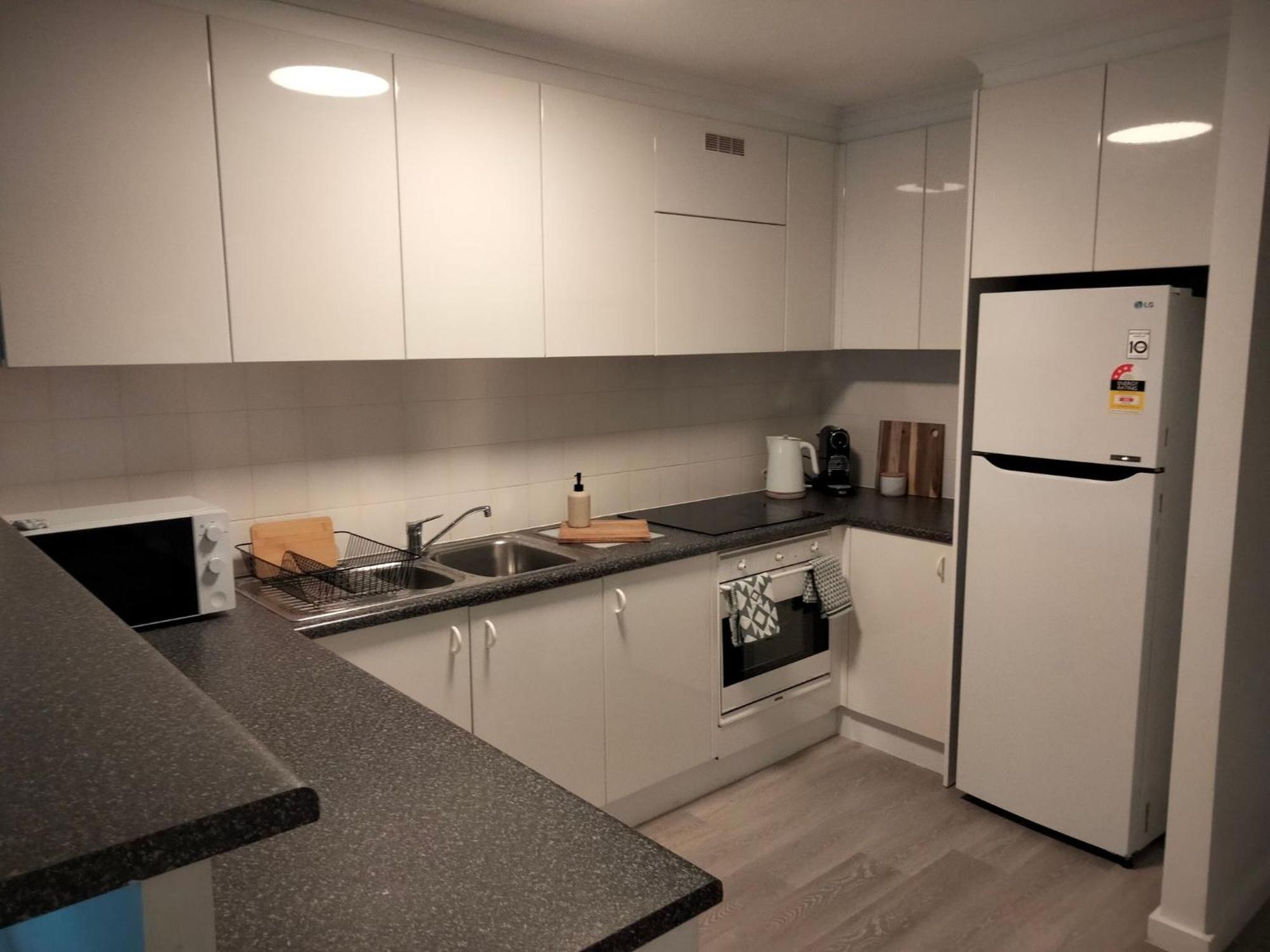 2br 2bath In Centre * Canberra