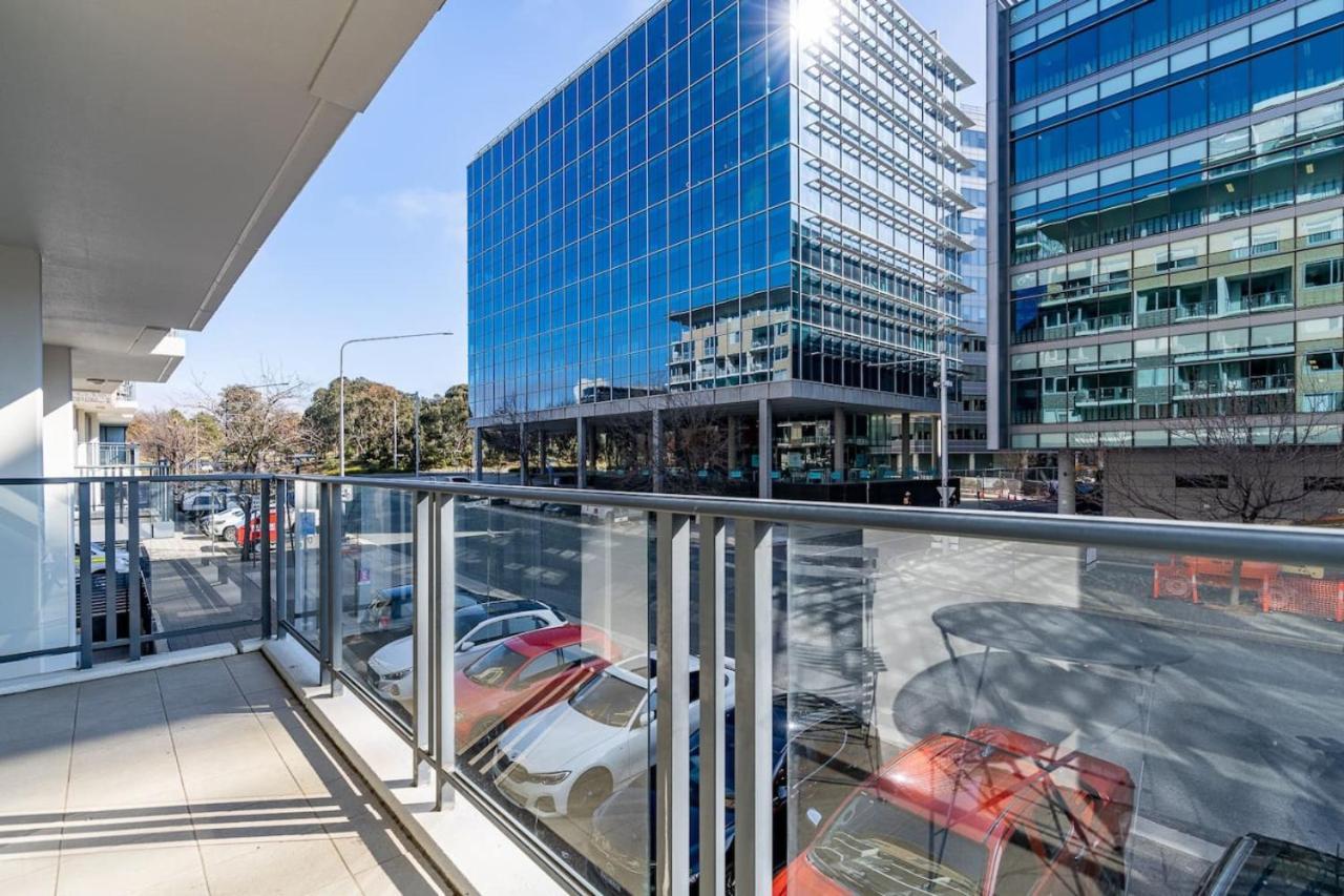 Apartment Absolutely Spacious Unit Between Anu And Canberra